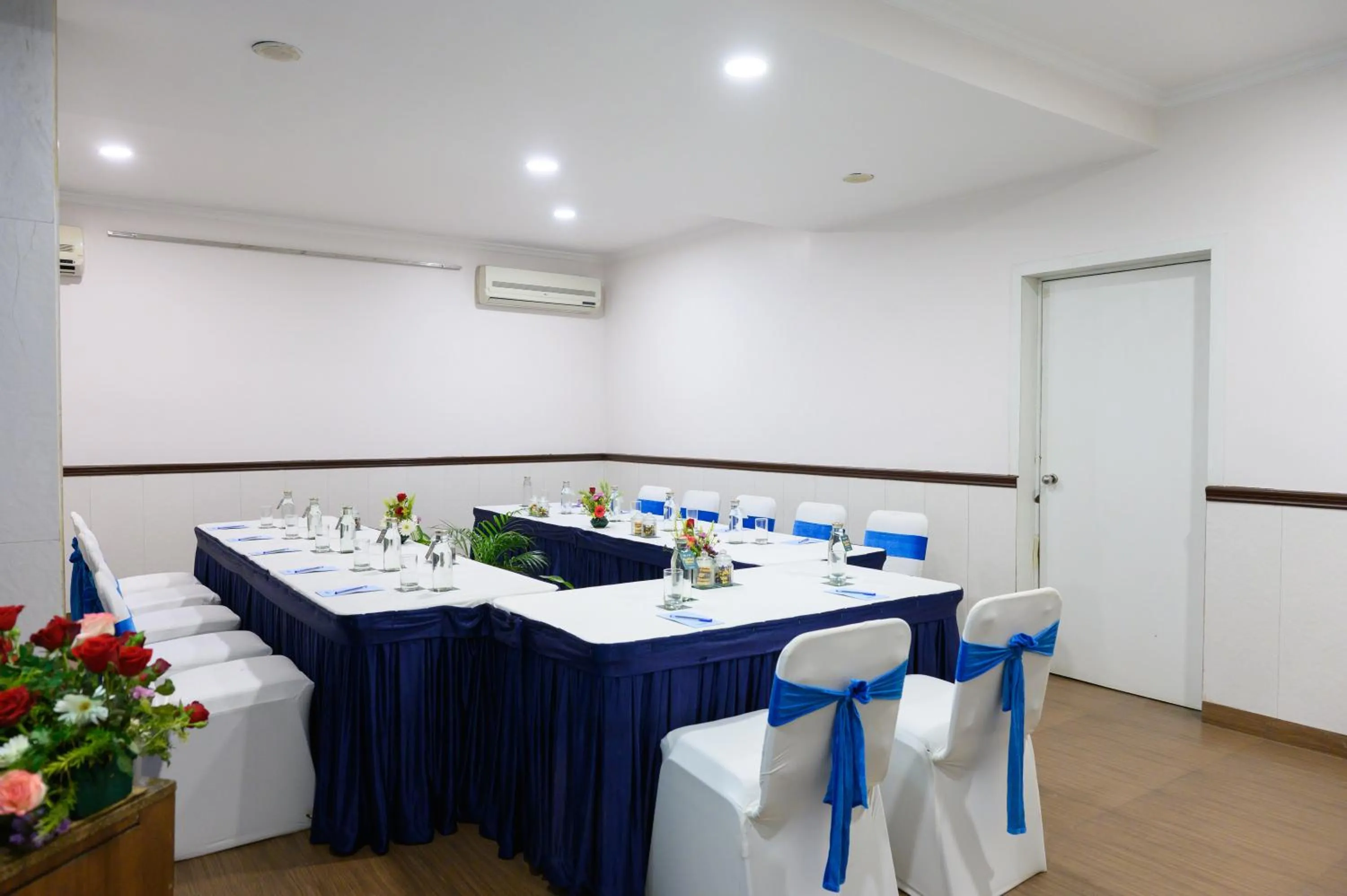 Banquet/Function facilities in Sinclairs Siliguri