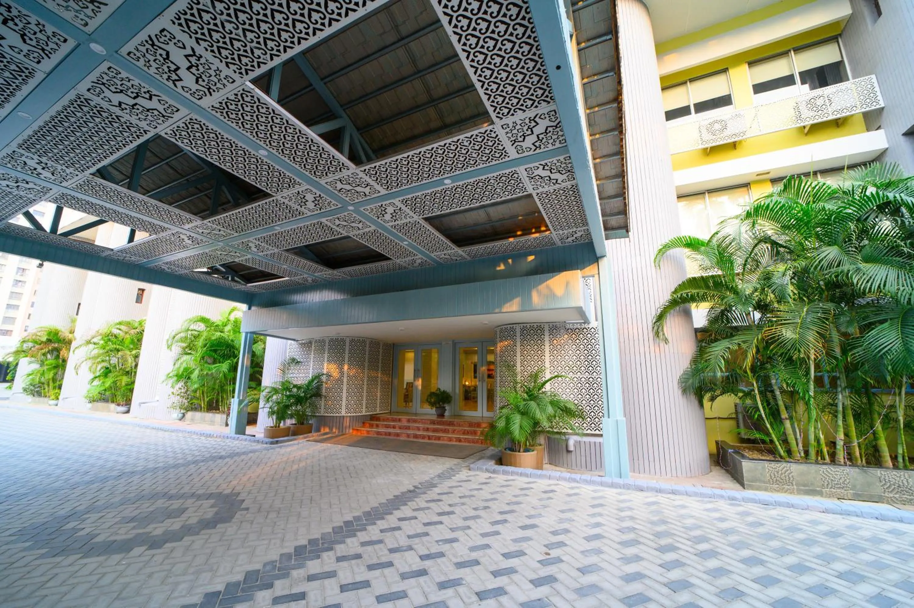 Facade/entrance in Sinclairs Siliguri