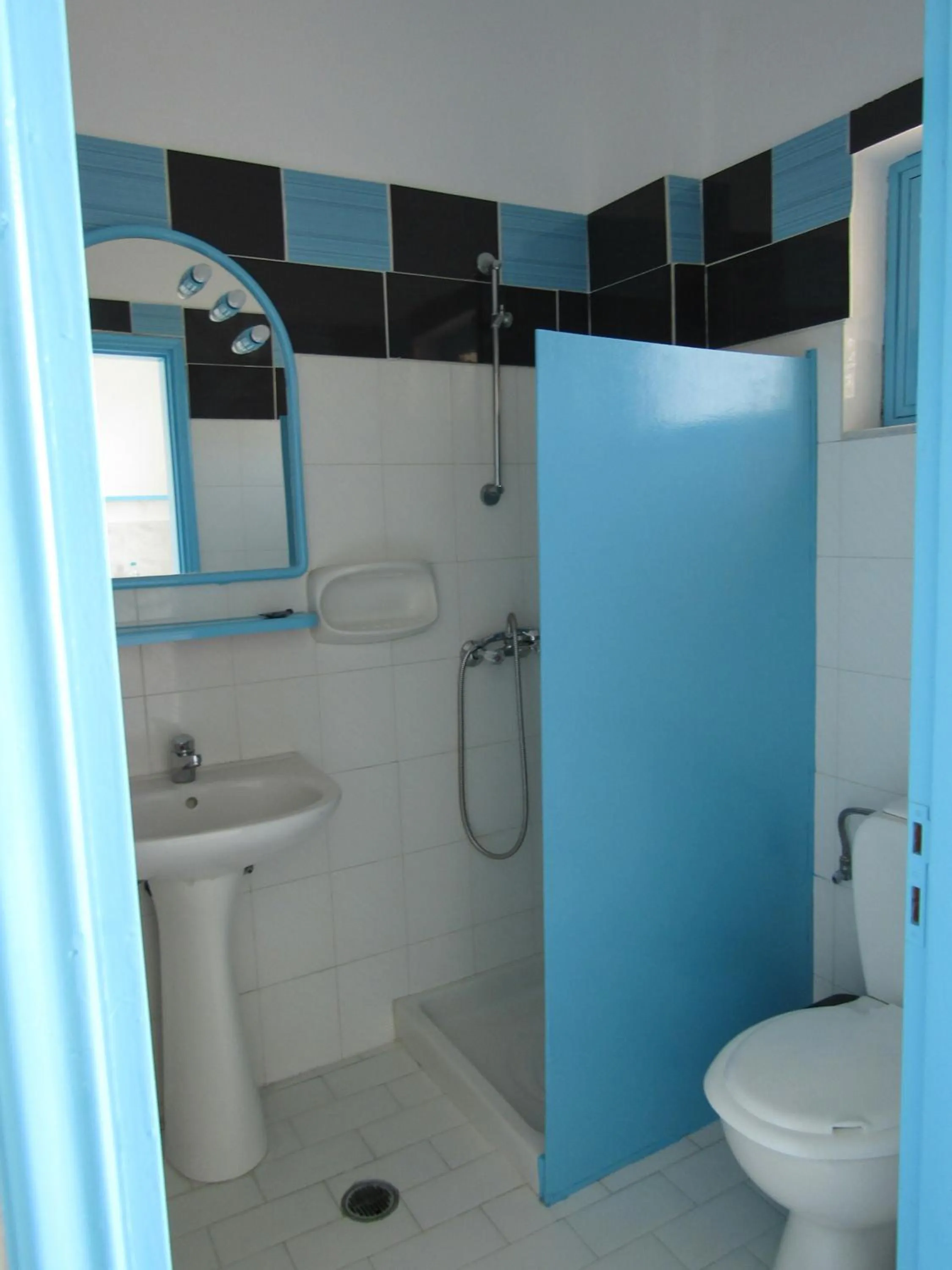 Bathroom in Oleander Studios