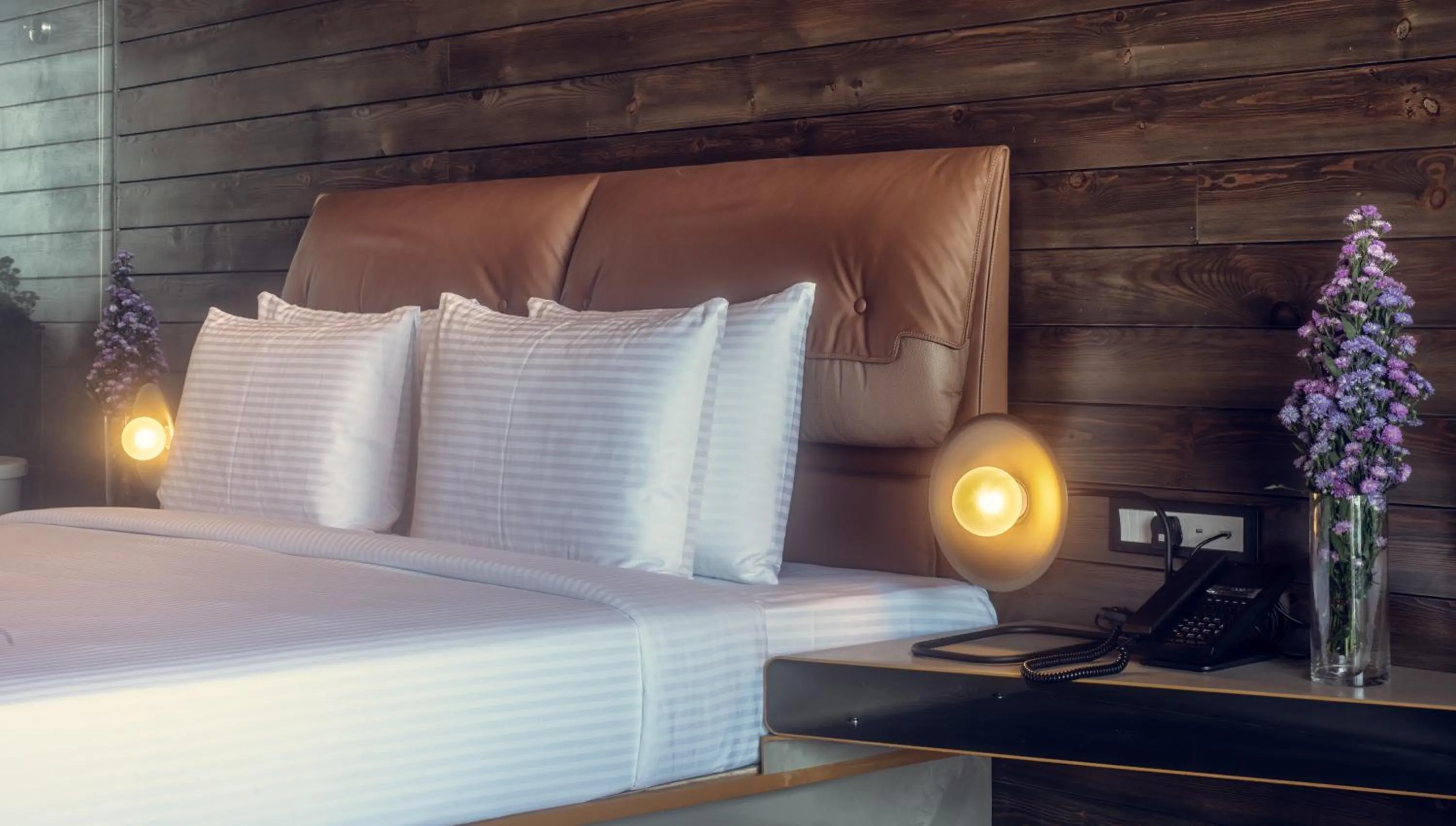 Bedroom, Bed in Pledge Scape