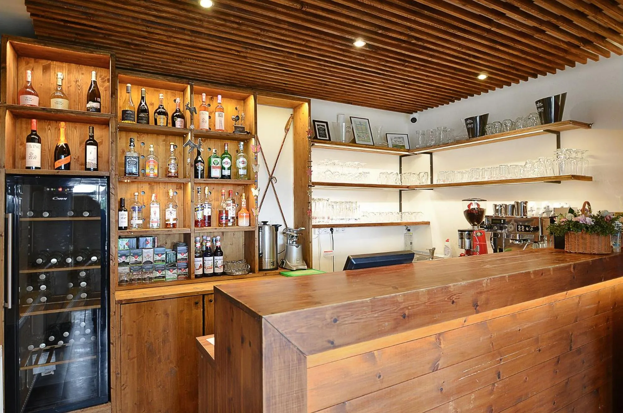 Restaurant/places to eat in Pensiune & Restaurant Victoria