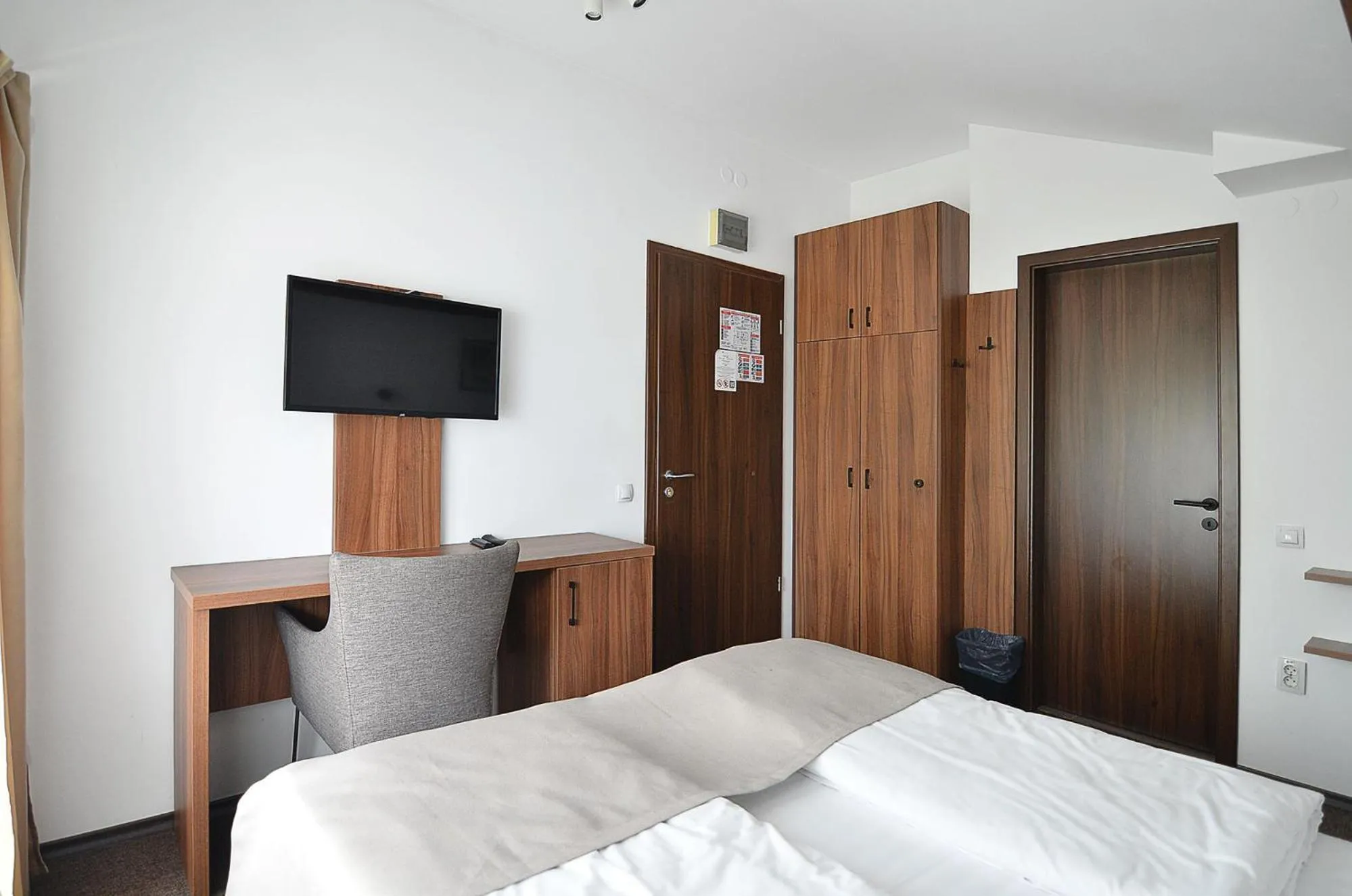 Bed in Pensiune & Restaurant Victoria