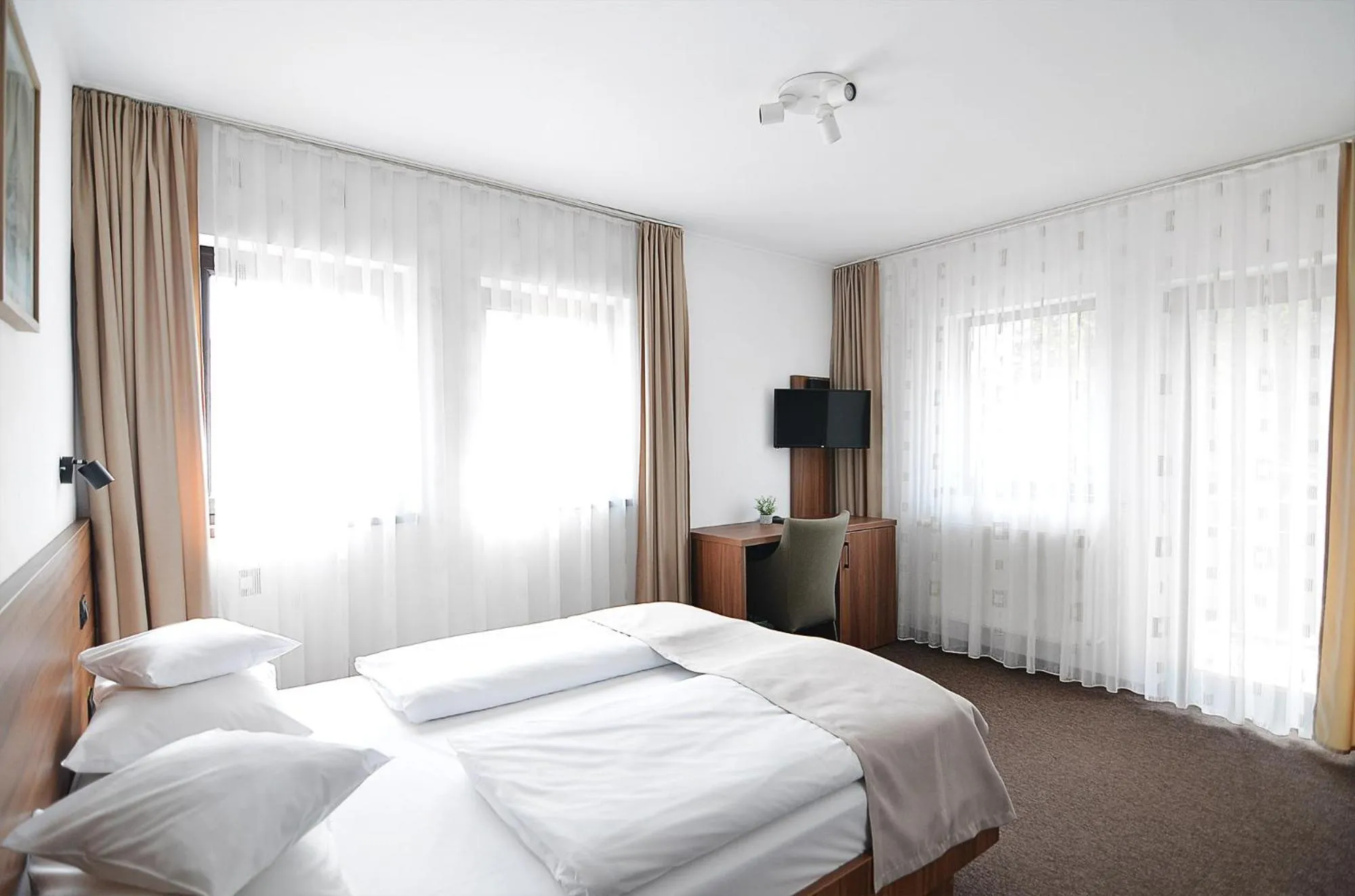 Bed in Pensiune & Restaurant Victoria