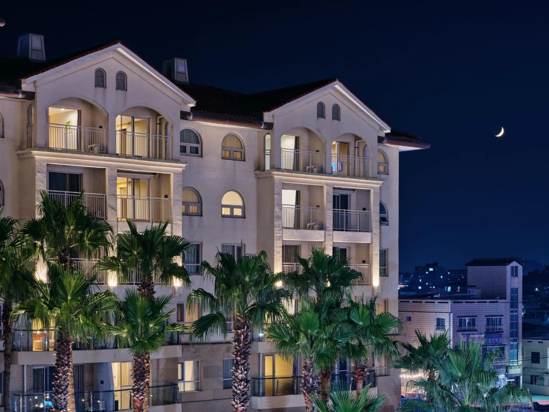 Facade/entrance in Sono Belle Jeju