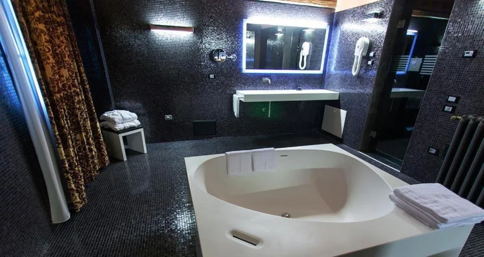 Bathroom in Villa Solaris Hotel & Residence