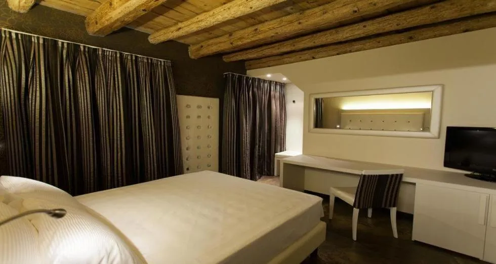 Photo of the whole room, Bed in Villa Solaris Hotel & Residence