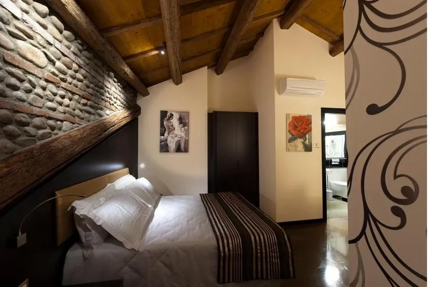 Bed in Villa Solaris Hotel & Residence