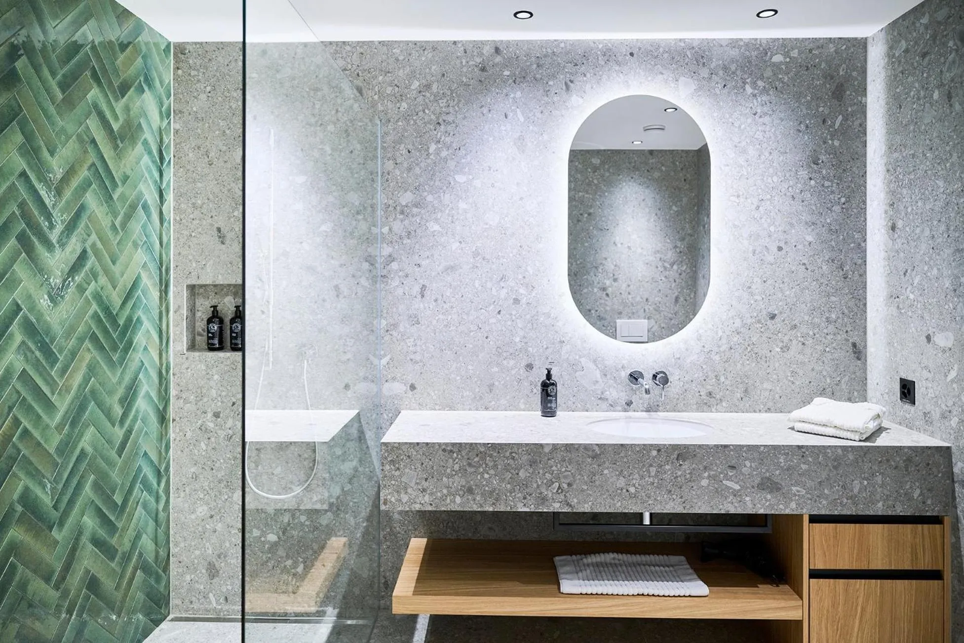 Shower in Hotel von Rotz