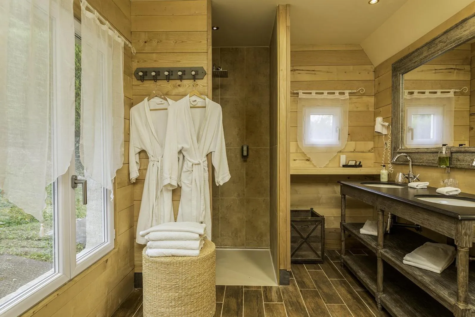 Shower in Domaine De Villeray