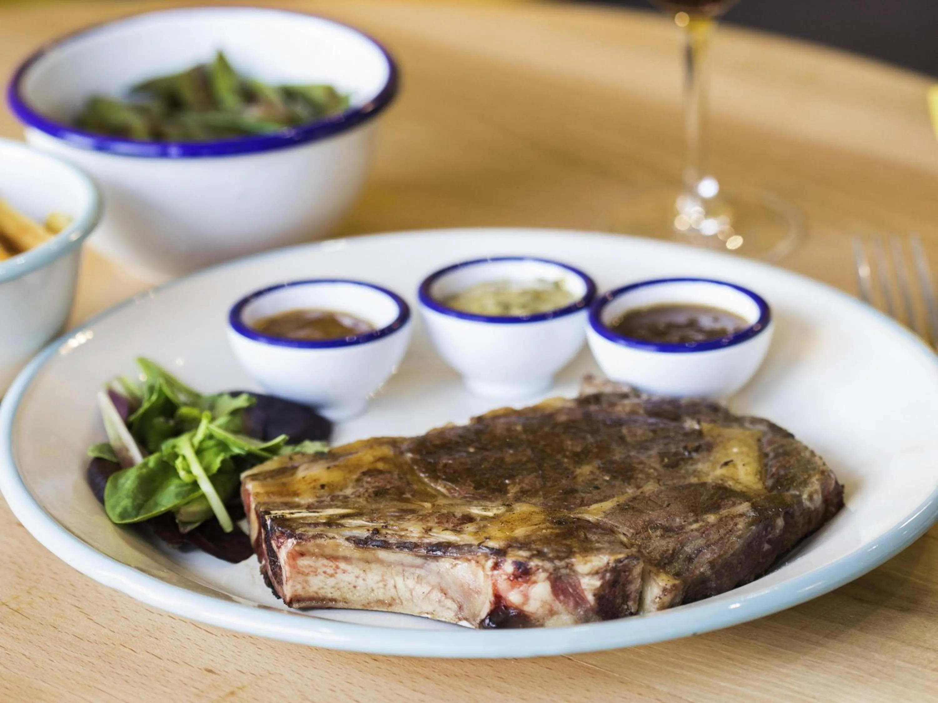 Restaurant/places to eat in ibis Lille Lomme Centre