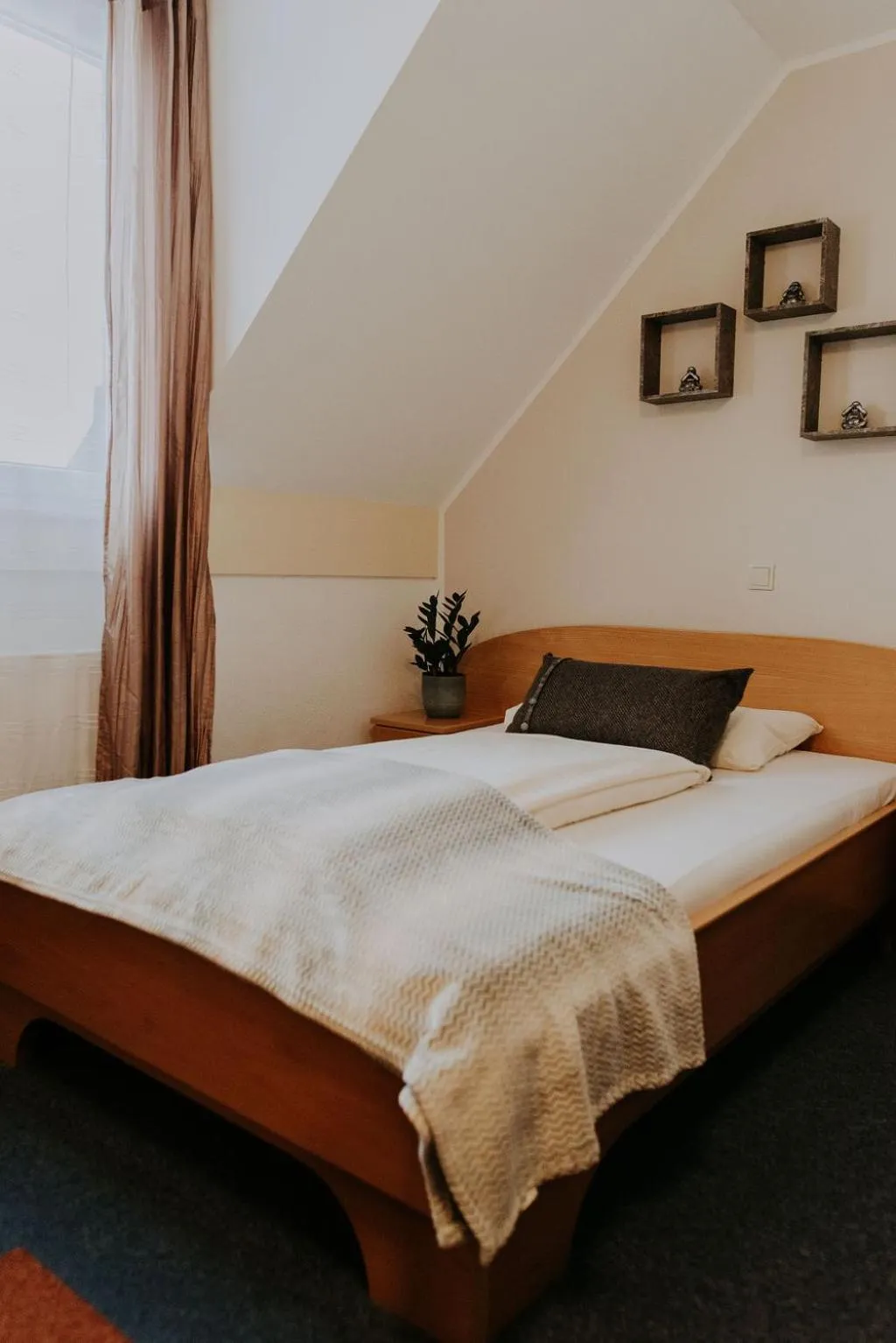 Photo of the whole room, Bed in Restaurant Gästehaus Feldkirchen