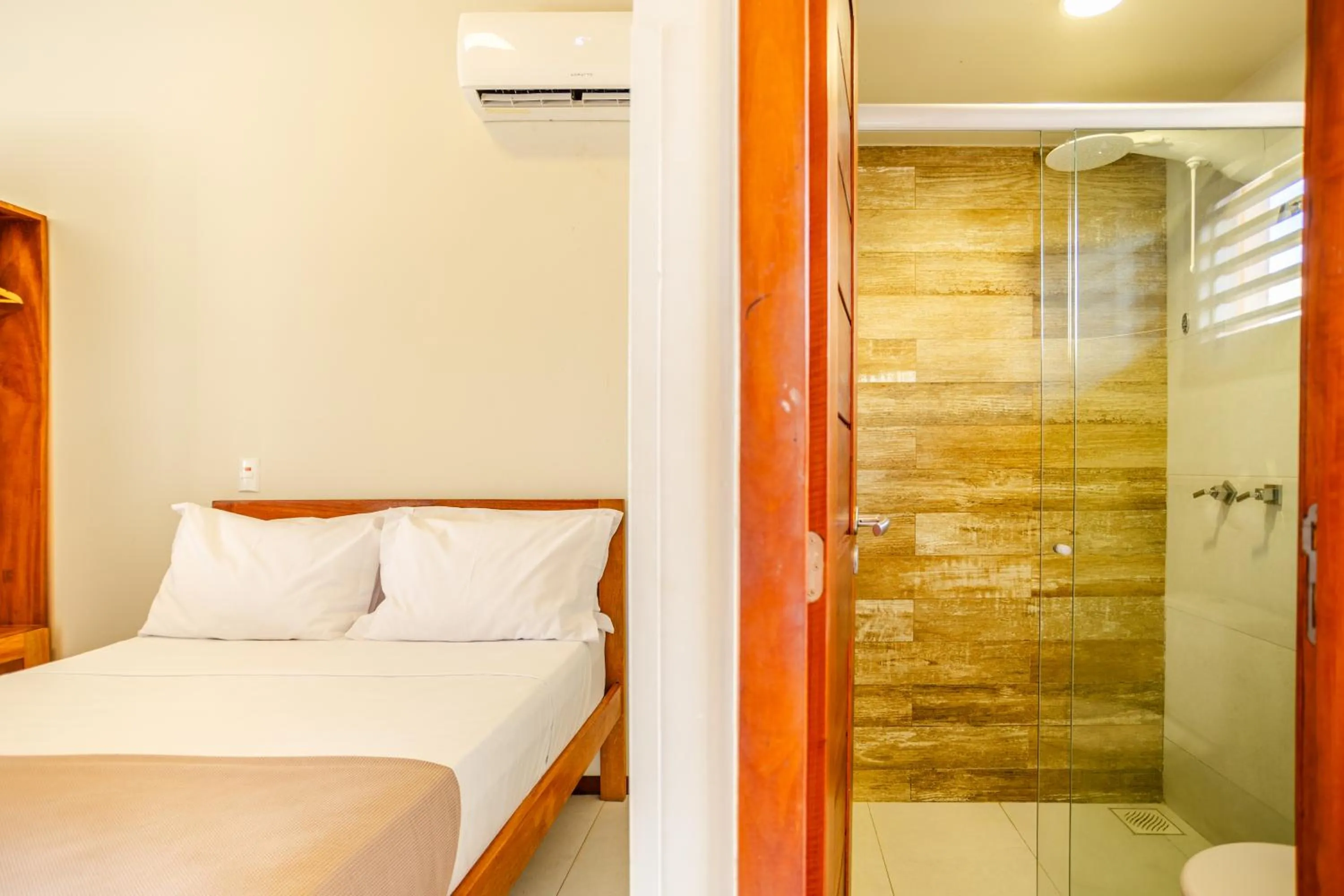 Bathroom, Bed in Villa das Palmeiras Jeri