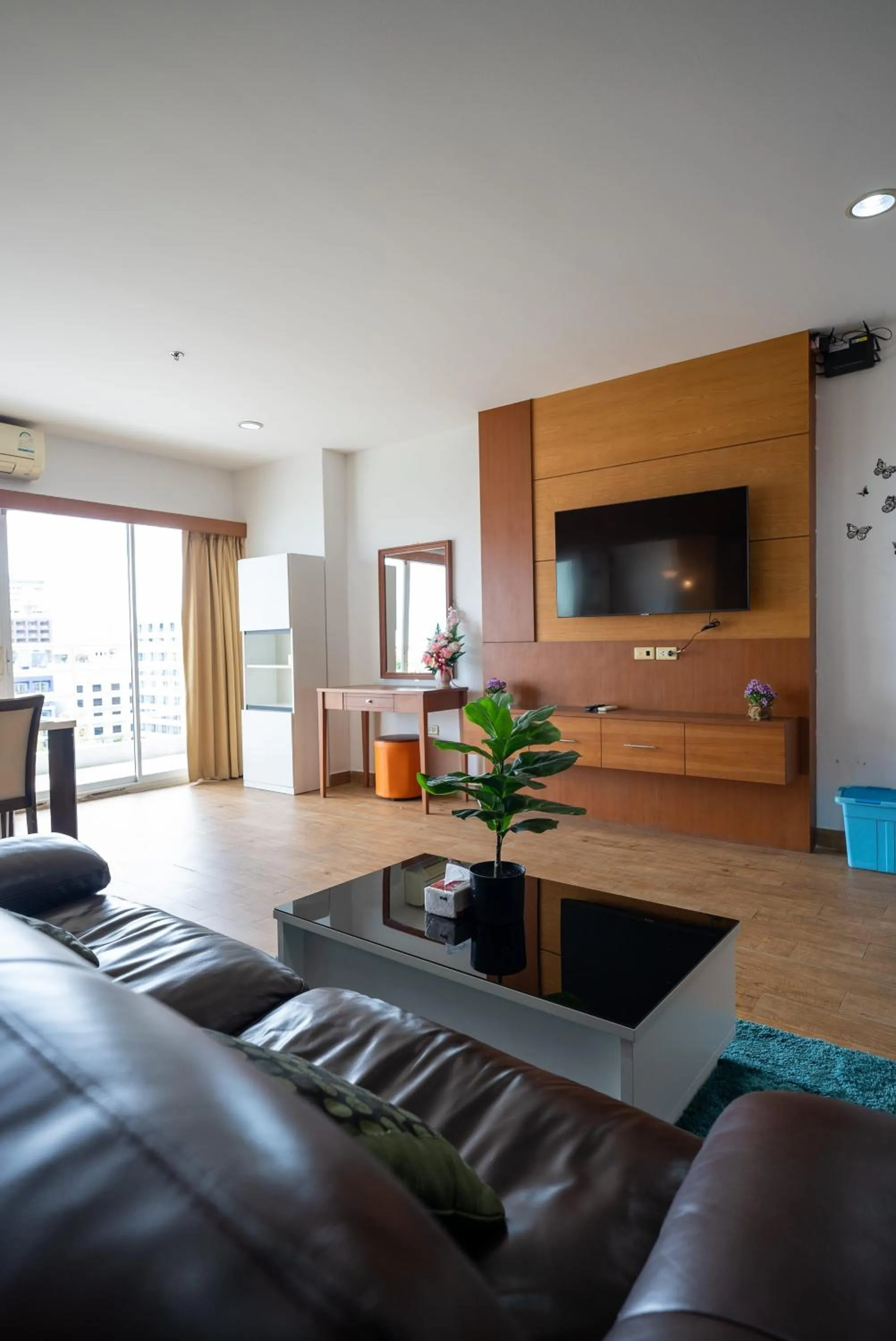 Living room in VTSIX at View Talay 6