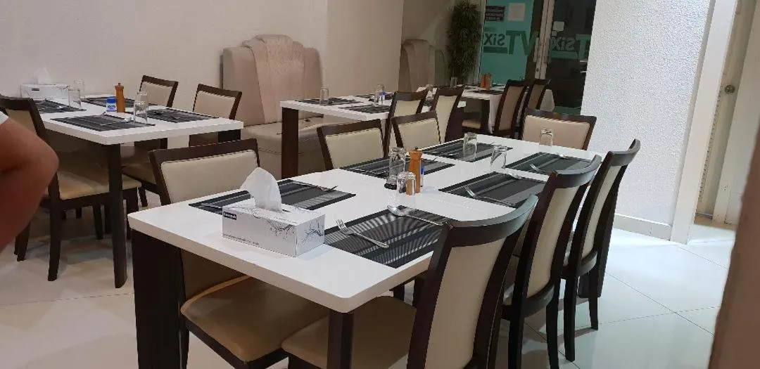 Restaurant/places to eat in VTSIX at View Talay 6