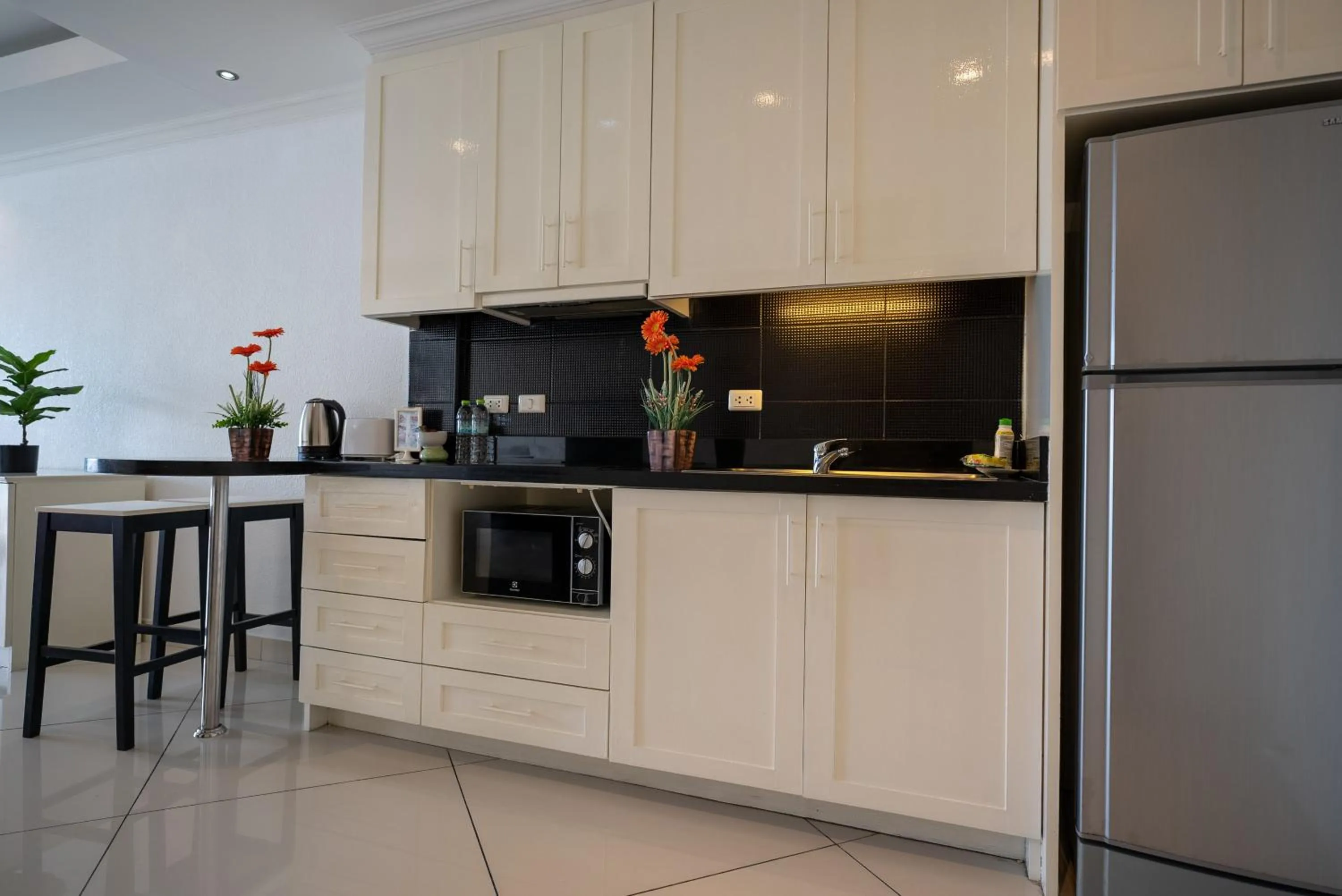 VTSIX at View Talay 6