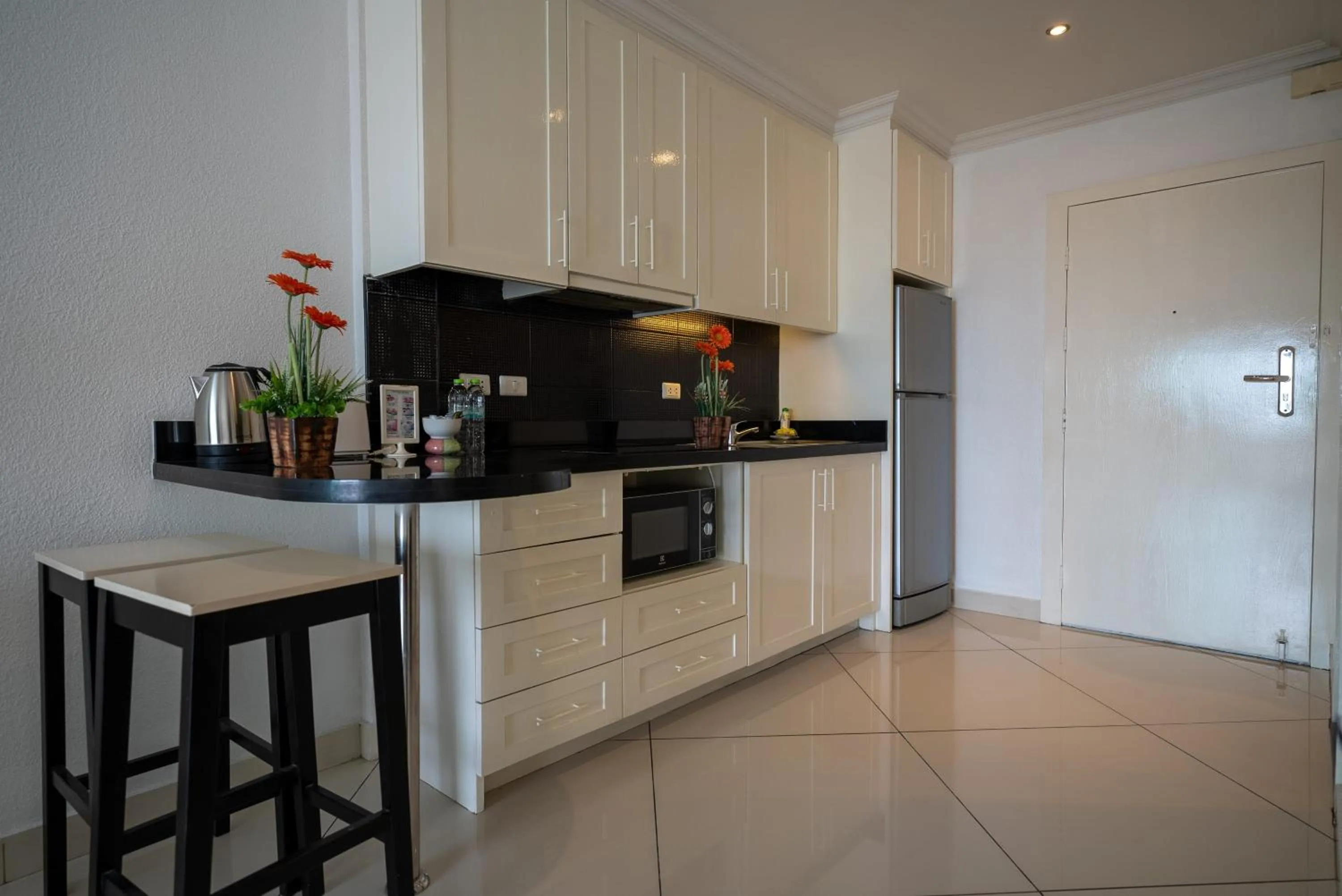 VTSIX at View Talay 6