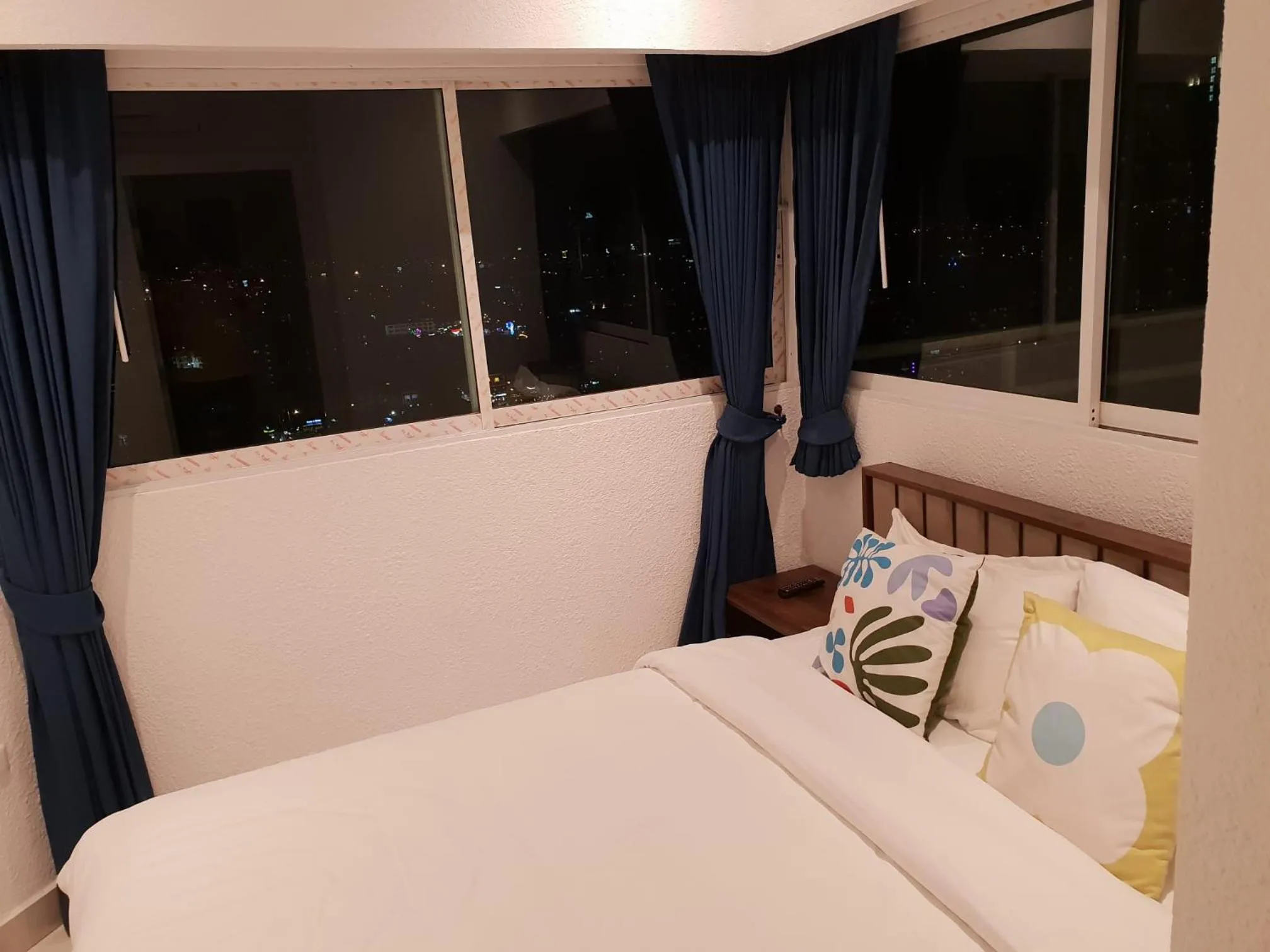 Bed in VTSIX at View Talay 6