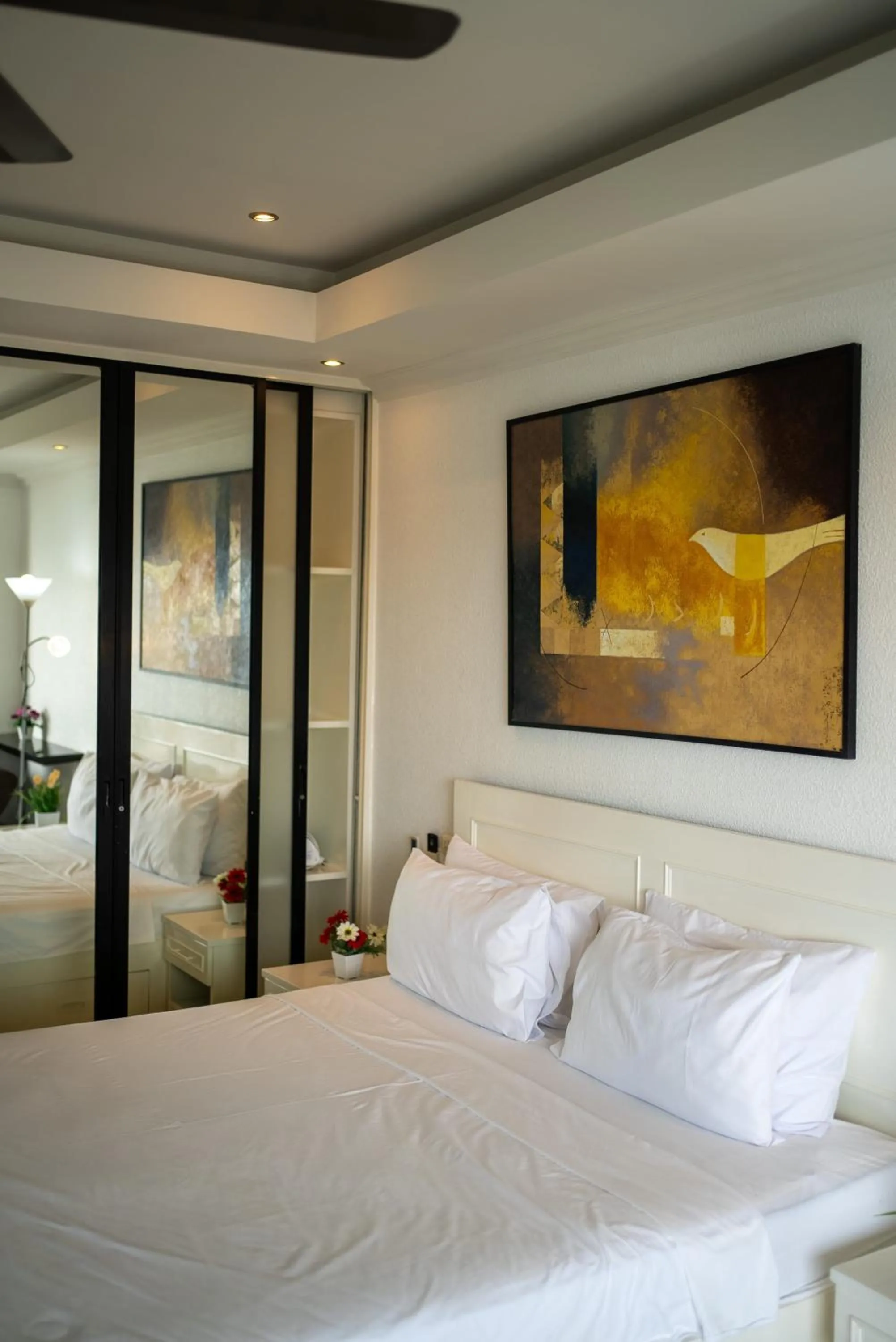 Bed in VTSIX at View Talay 6