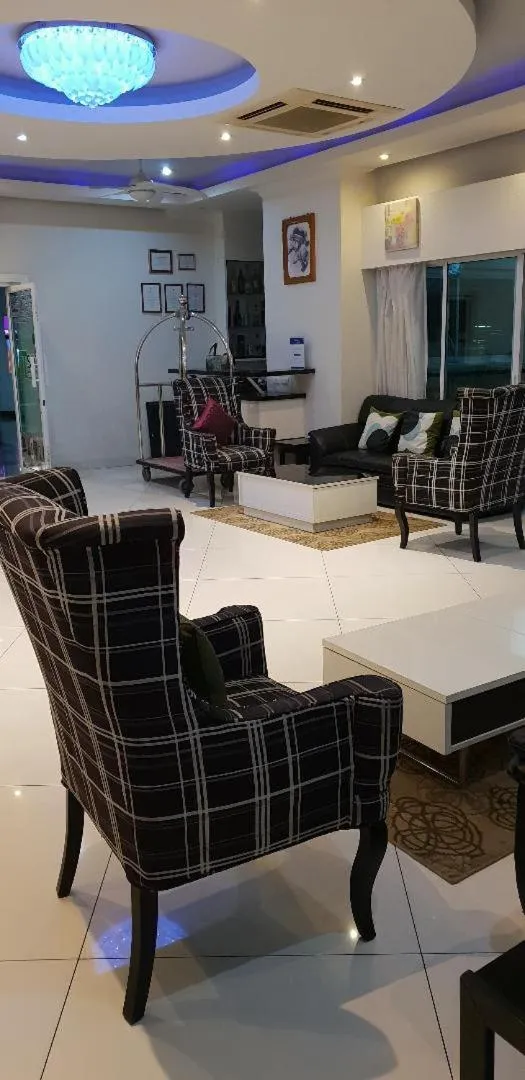 Restaurant/places to eat in VTSIX at View Talay 6