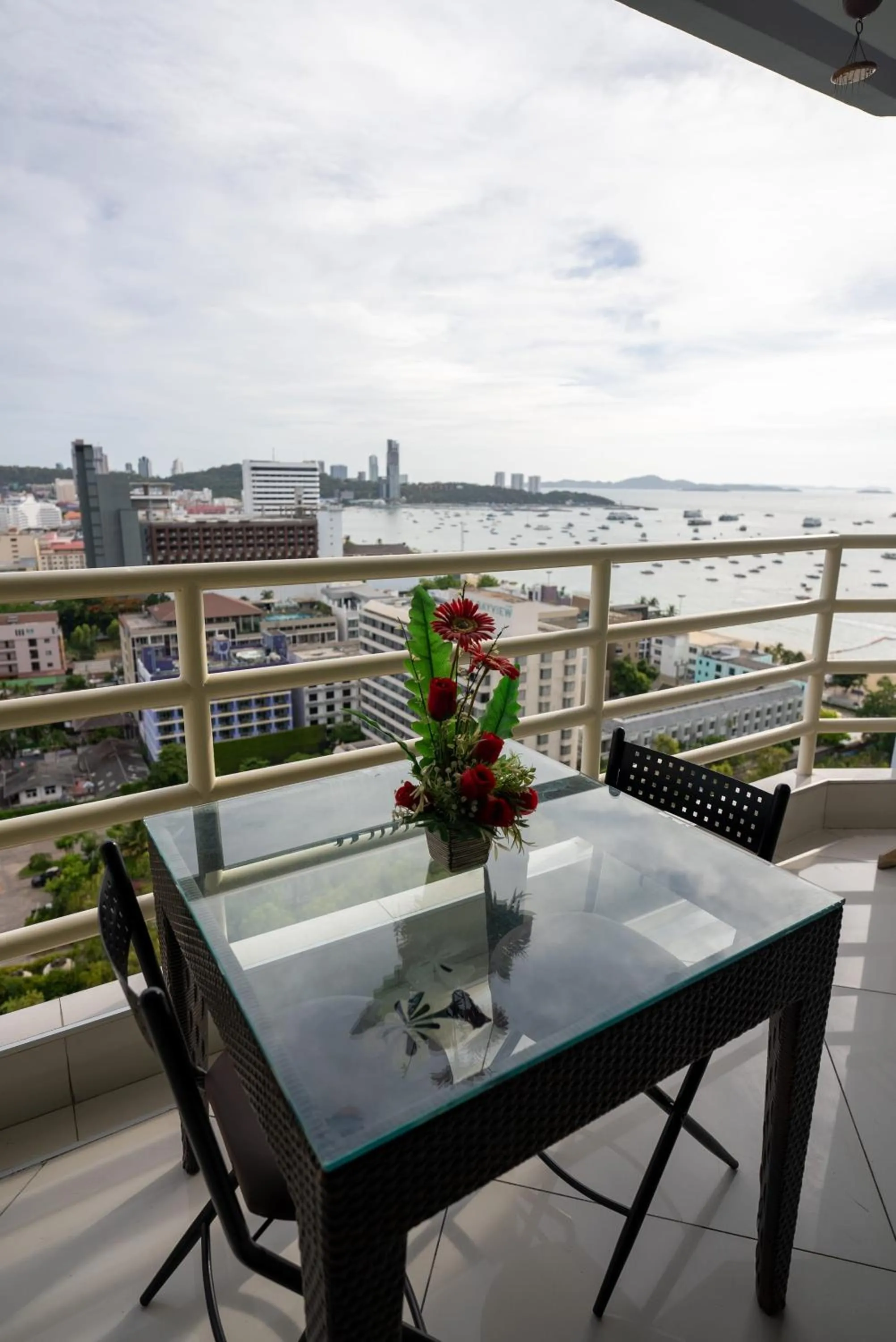 VTSIX at View Talay 6