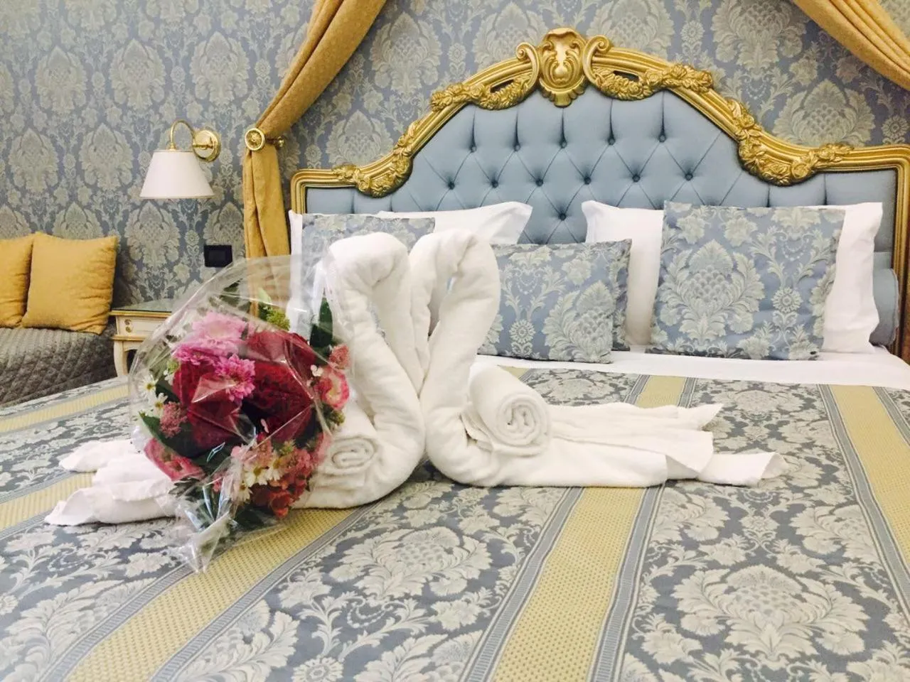 Bed in Venice Luxury -Friendly Venice Suites