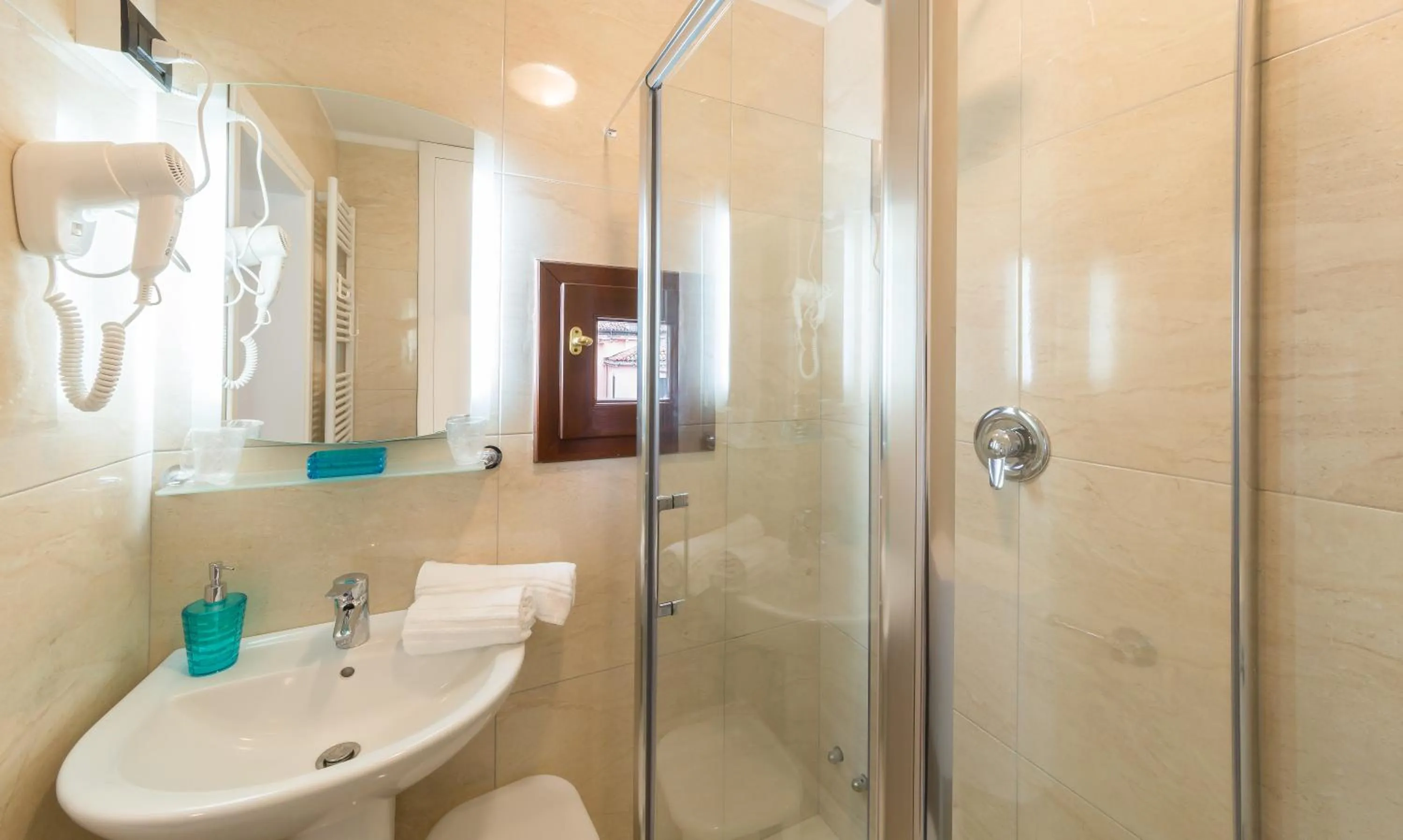 Bathroom in Venice Luxury -Friendly Venice Suites