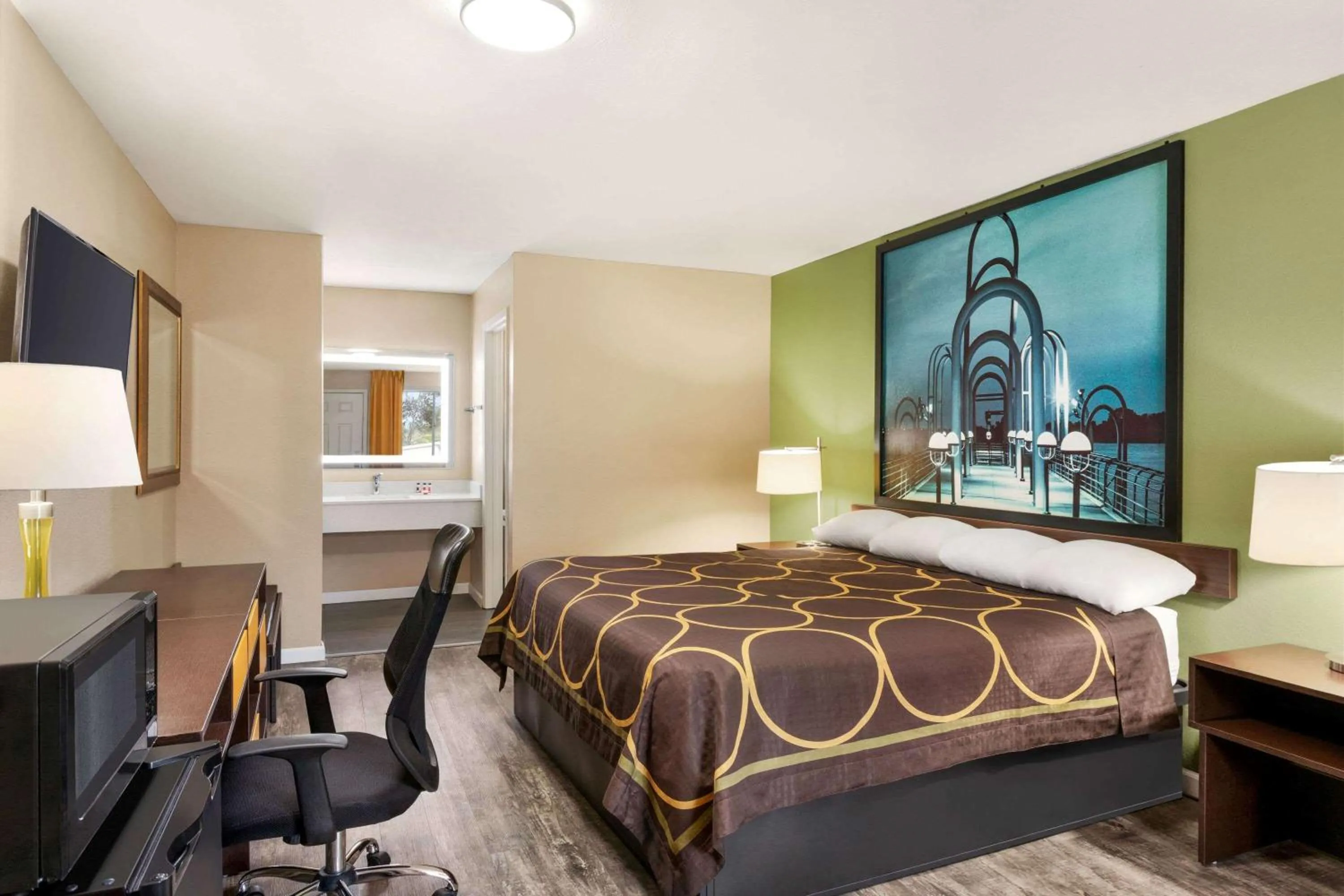 Photo of the whole room, Bed in Super 8 by Wyndham Brookhaven