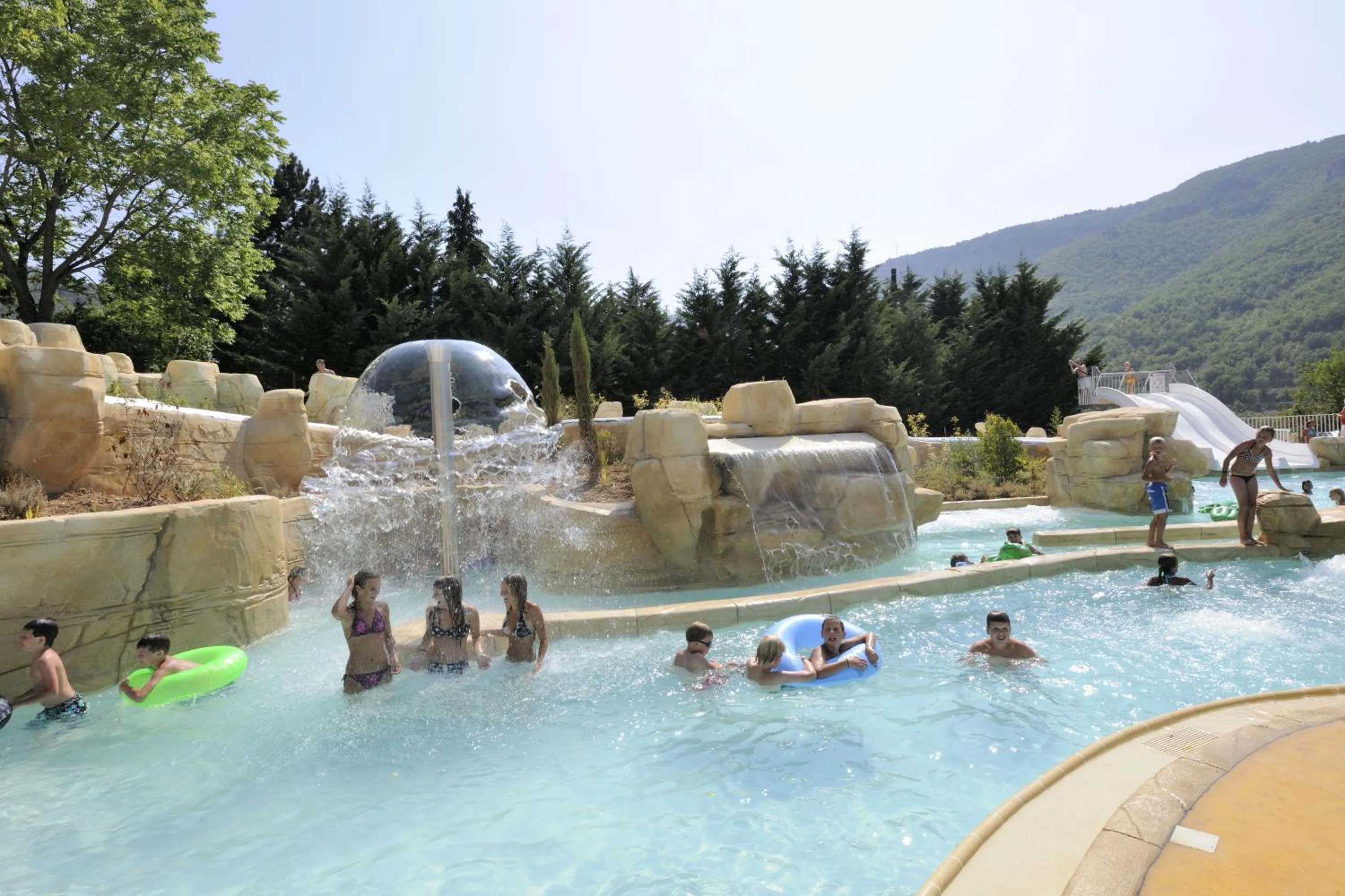 Aqua park in Camping RCN Val de Cantobre