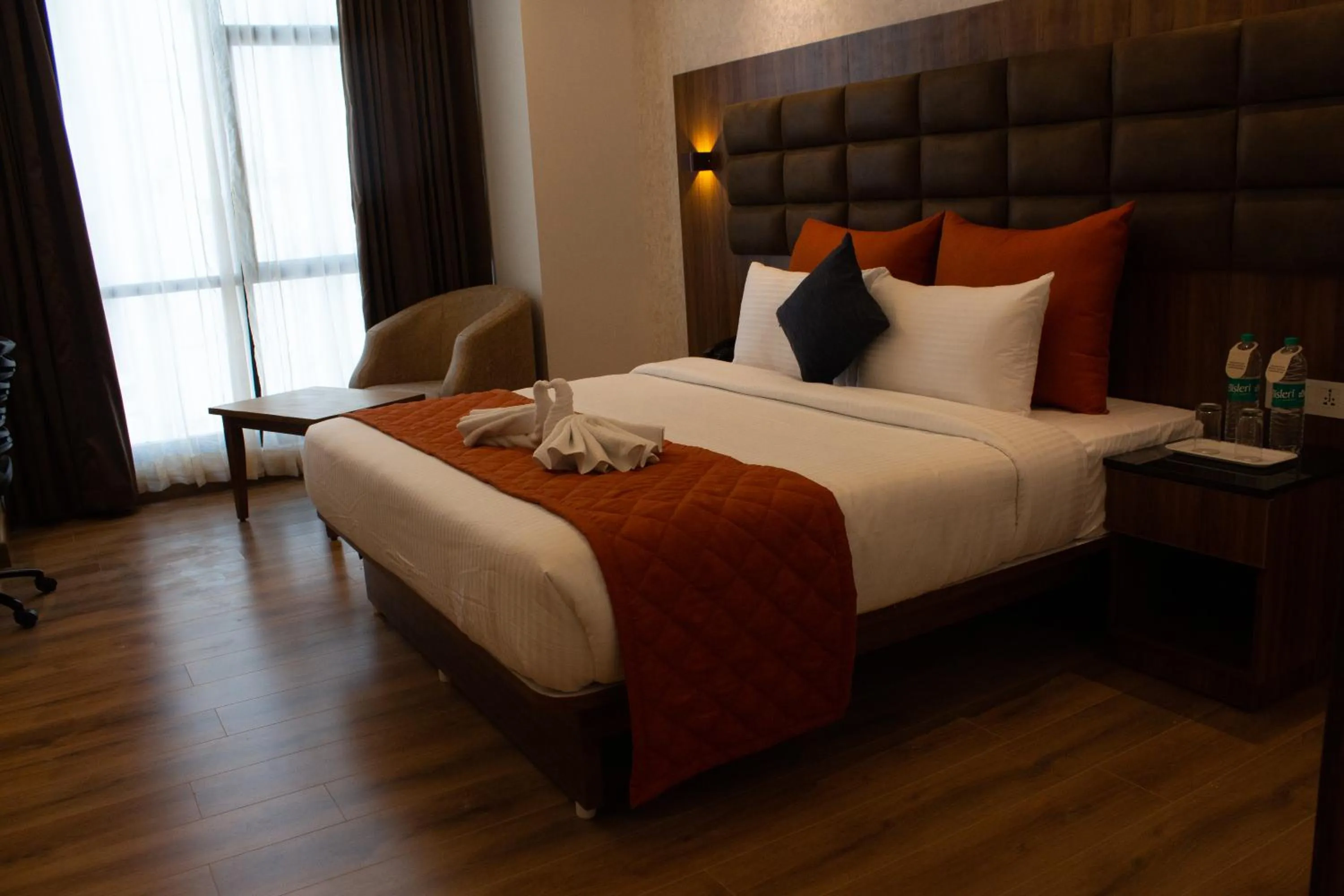 Bedroom, Bed in Shivas Galaxy Hotel
