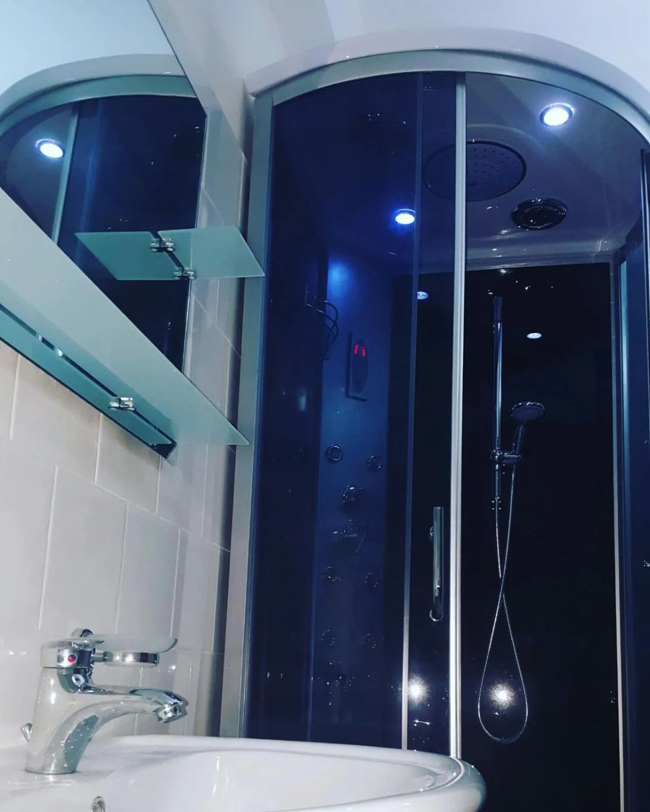 Shower in La Casa Dei Sogni