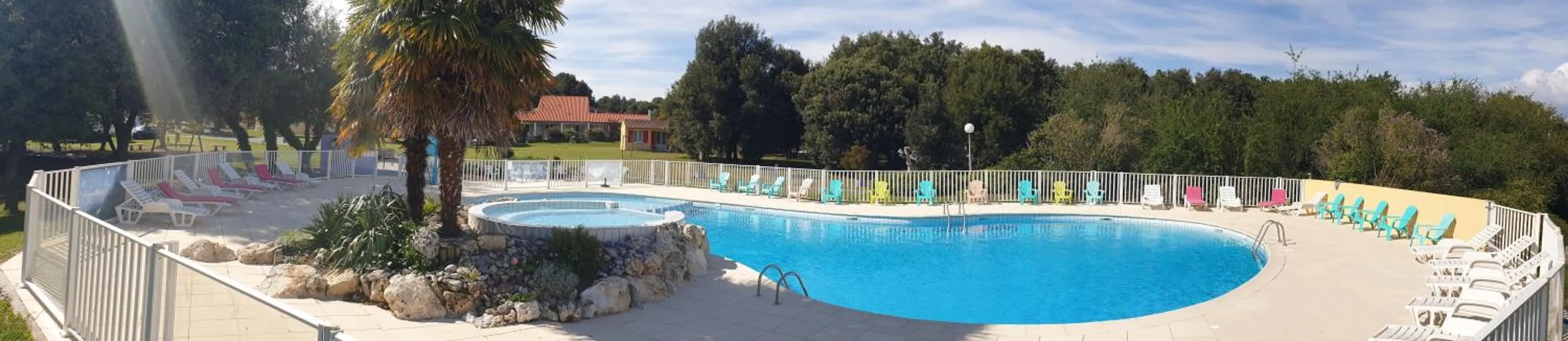 Swimming pool in Les Chênes verts