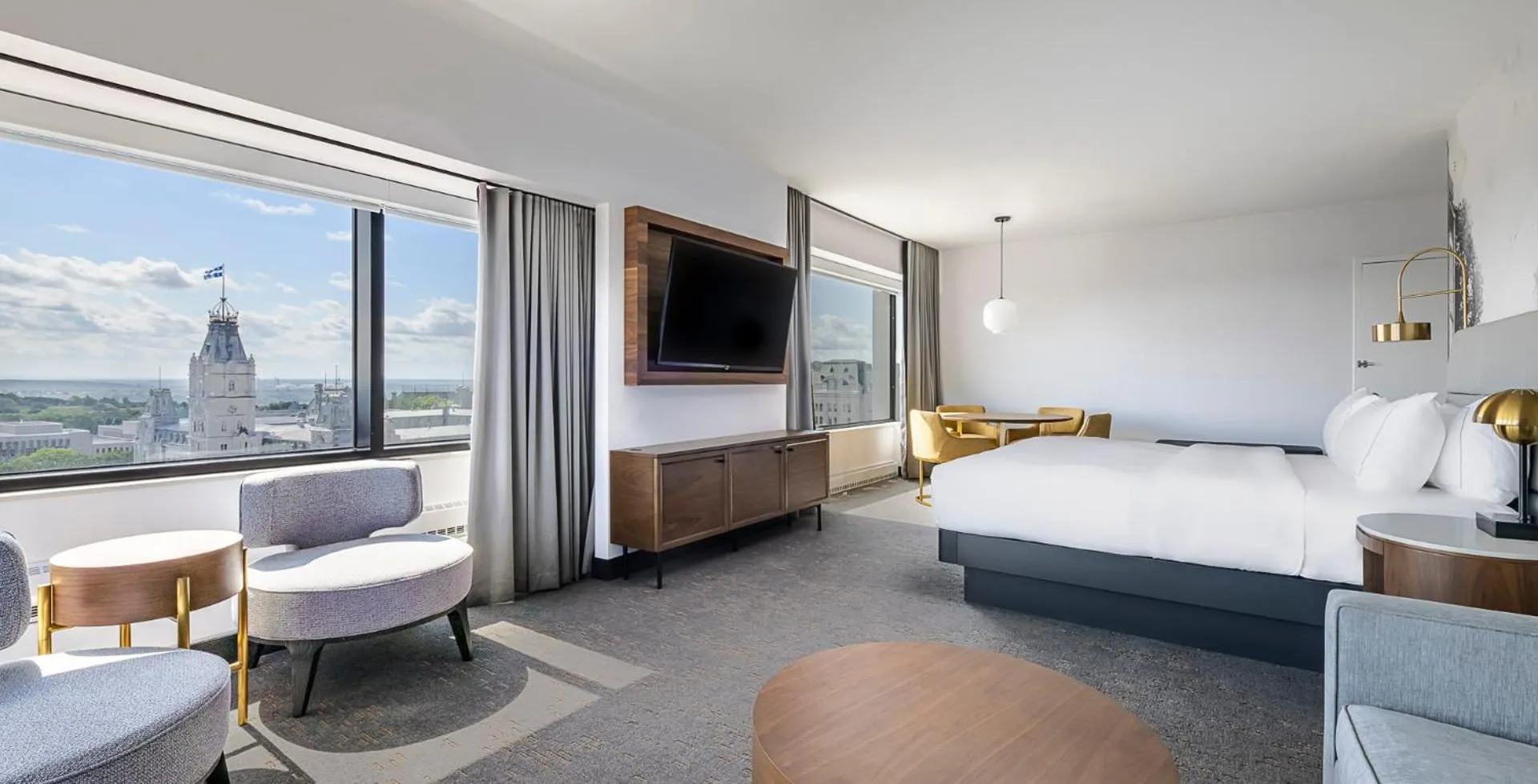 Bed in Hilton Quebec