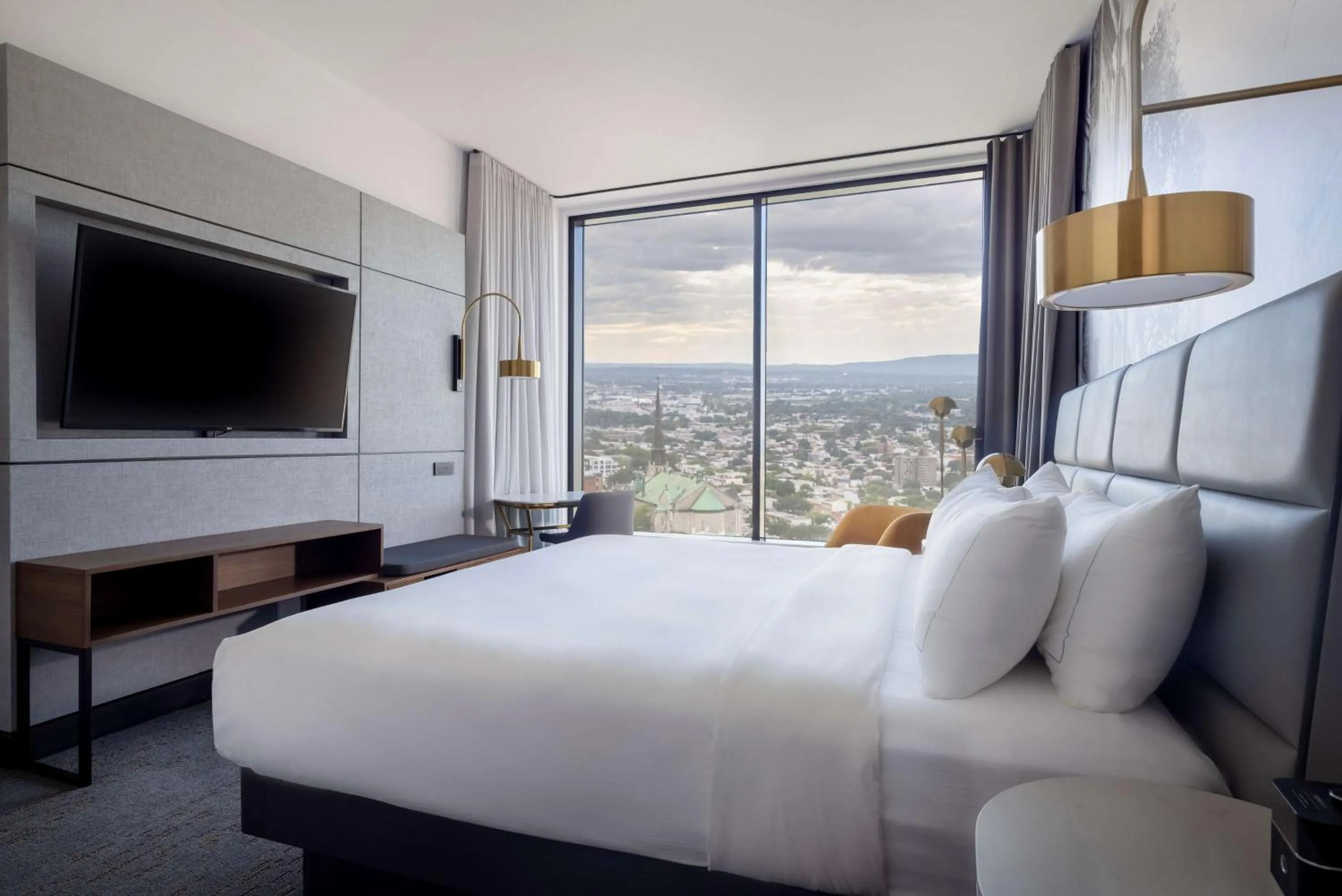 Bed in Hilton Quebec