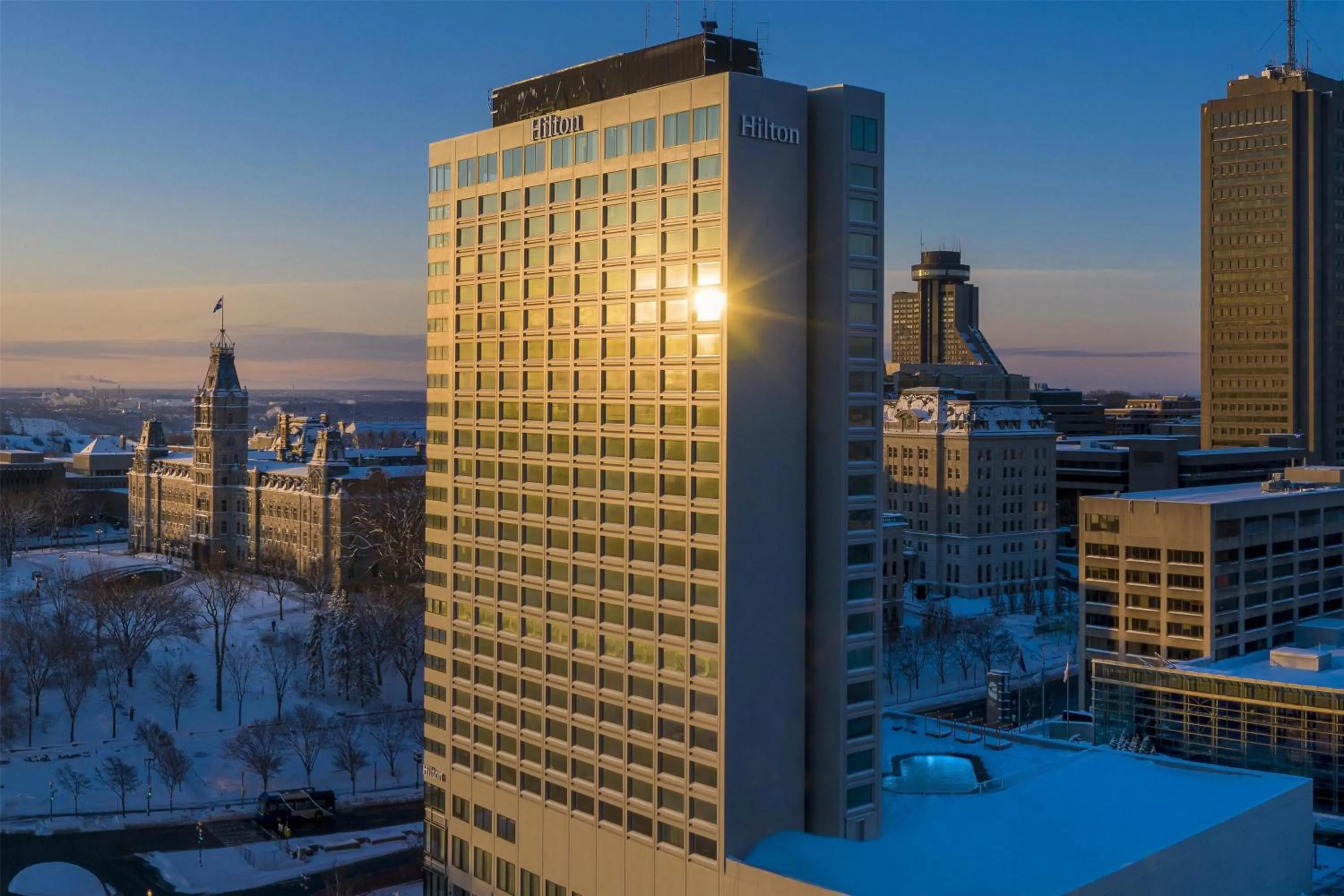 Property building in Hilton Quebec