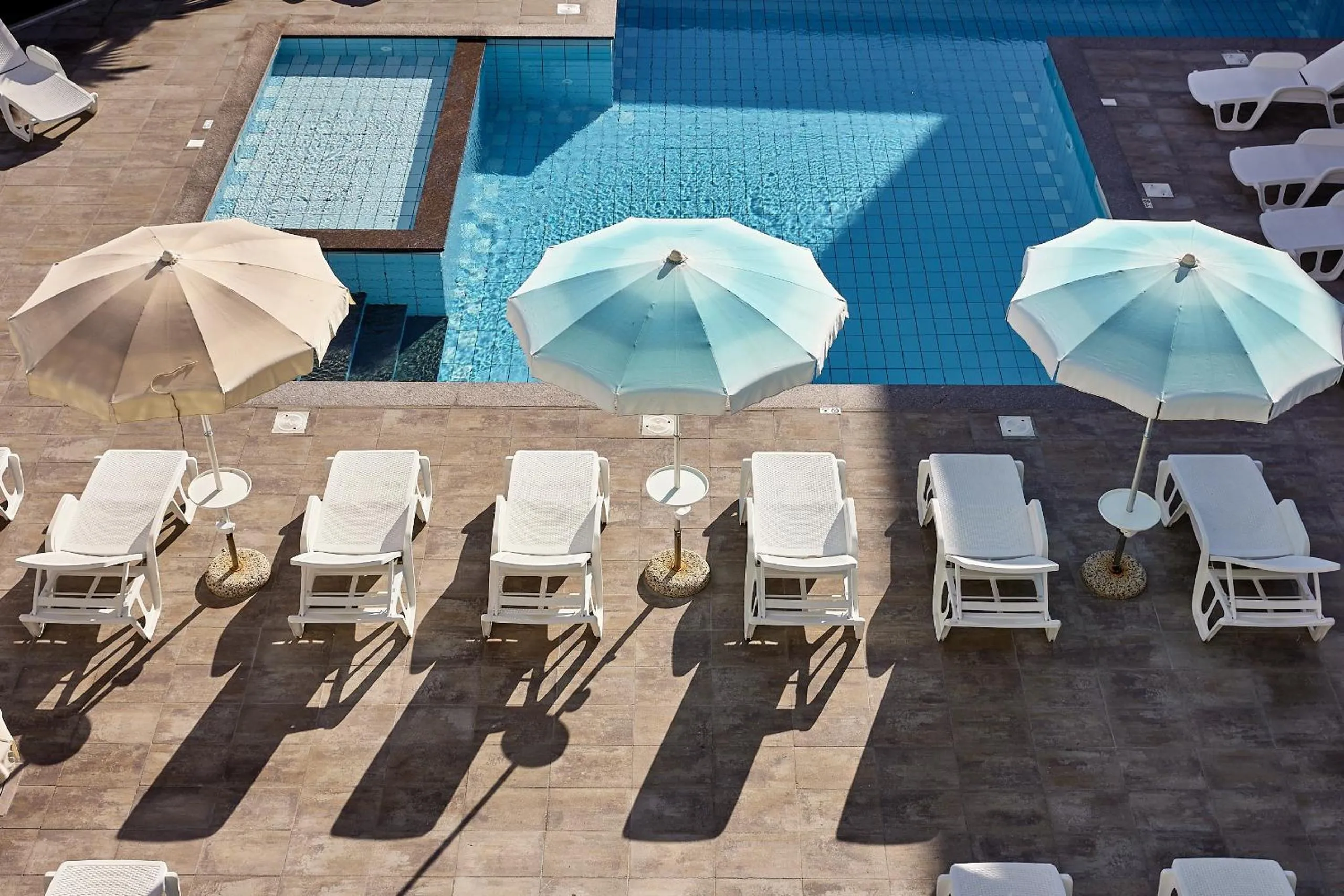 Swimming pool in Golden Apartments