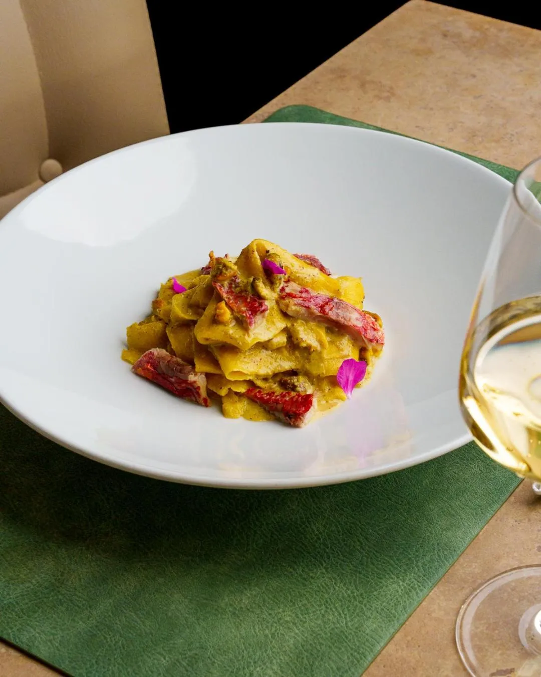 Restaurant/places to eat in Golden Apartments