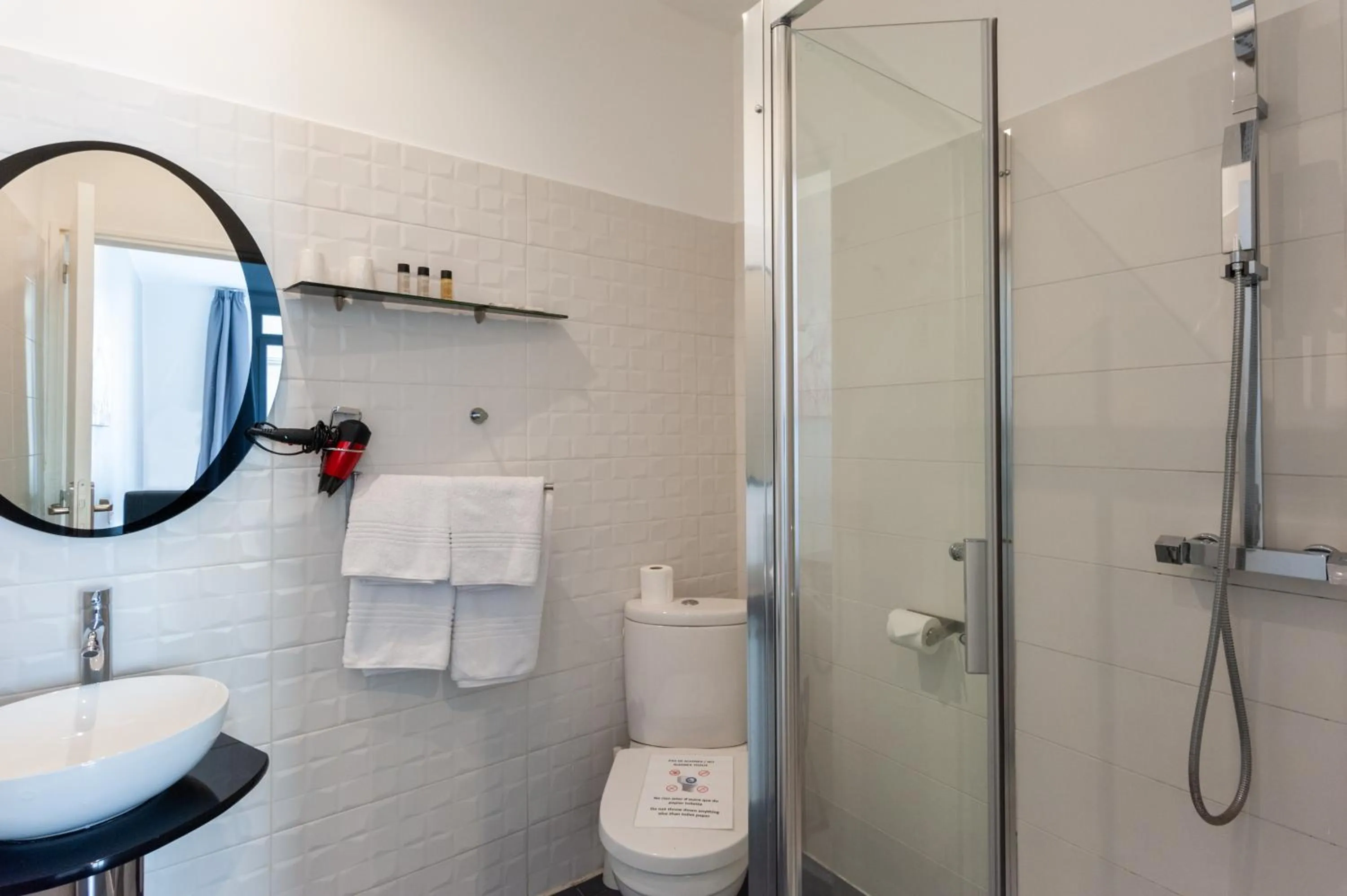 Bathroom in Hotel l'Hotera