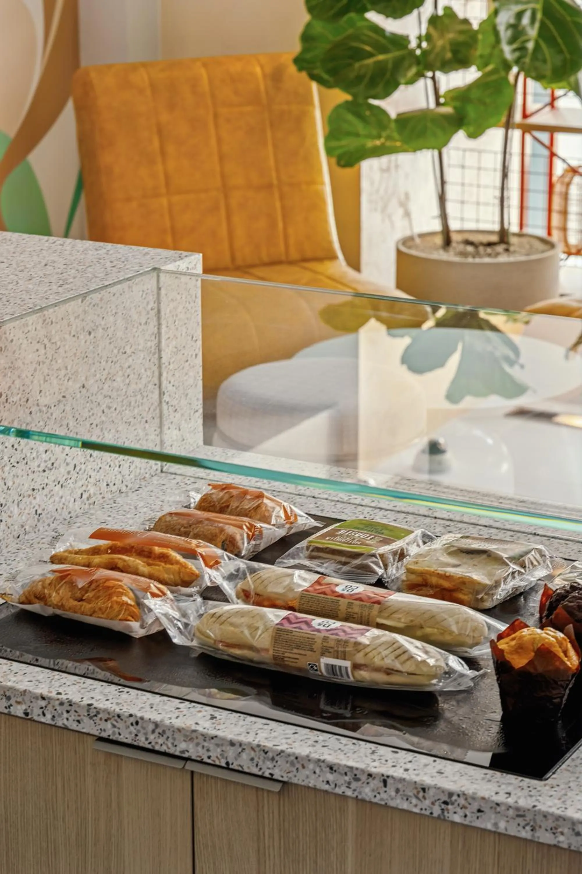 Restaurant/places to eat in Garner Hotel Edinburgh - Haymarket by IHG