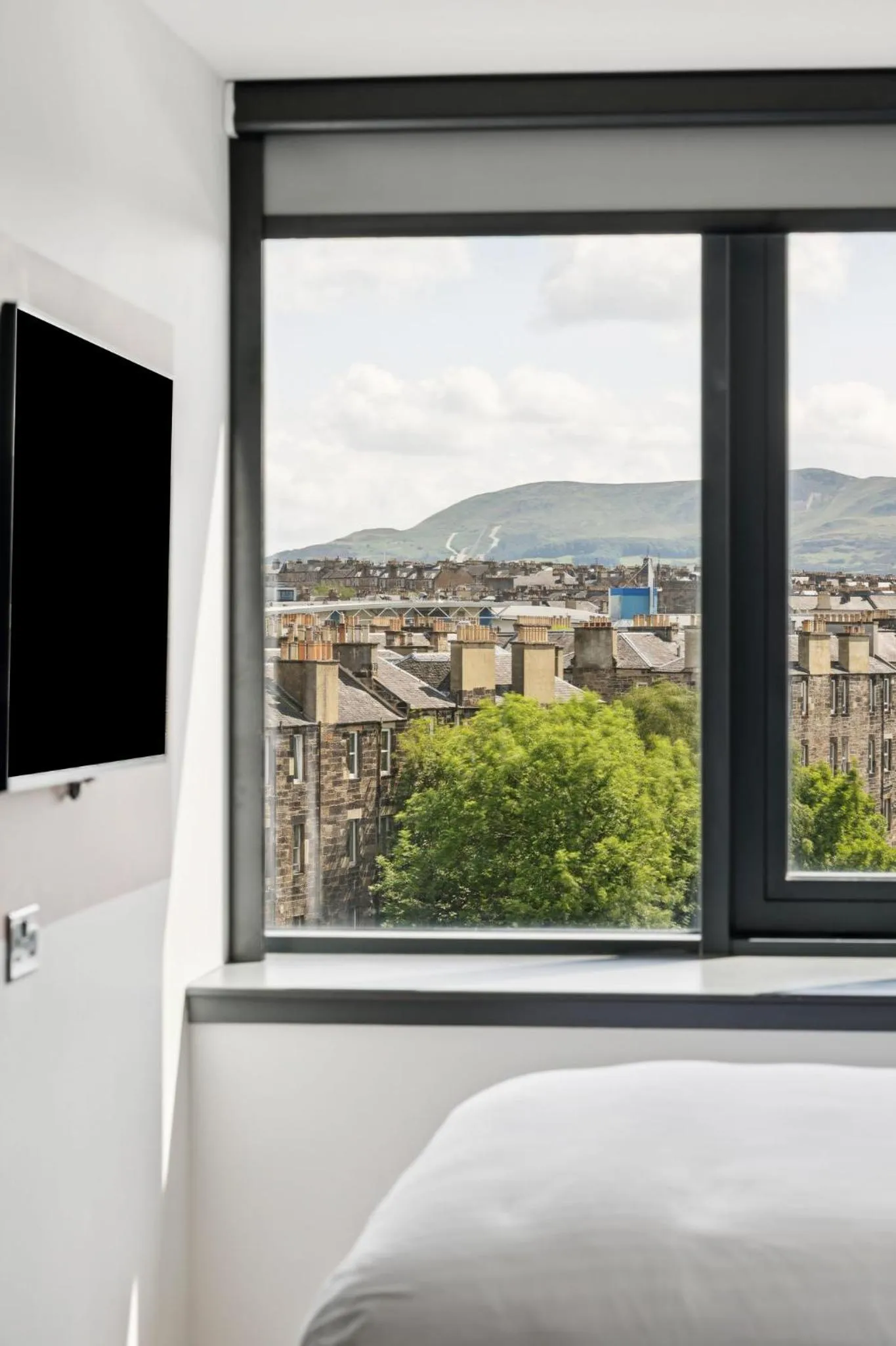 View (from property/room), Bed in Garner Hotel Edinburgh - Haymarket by IHG