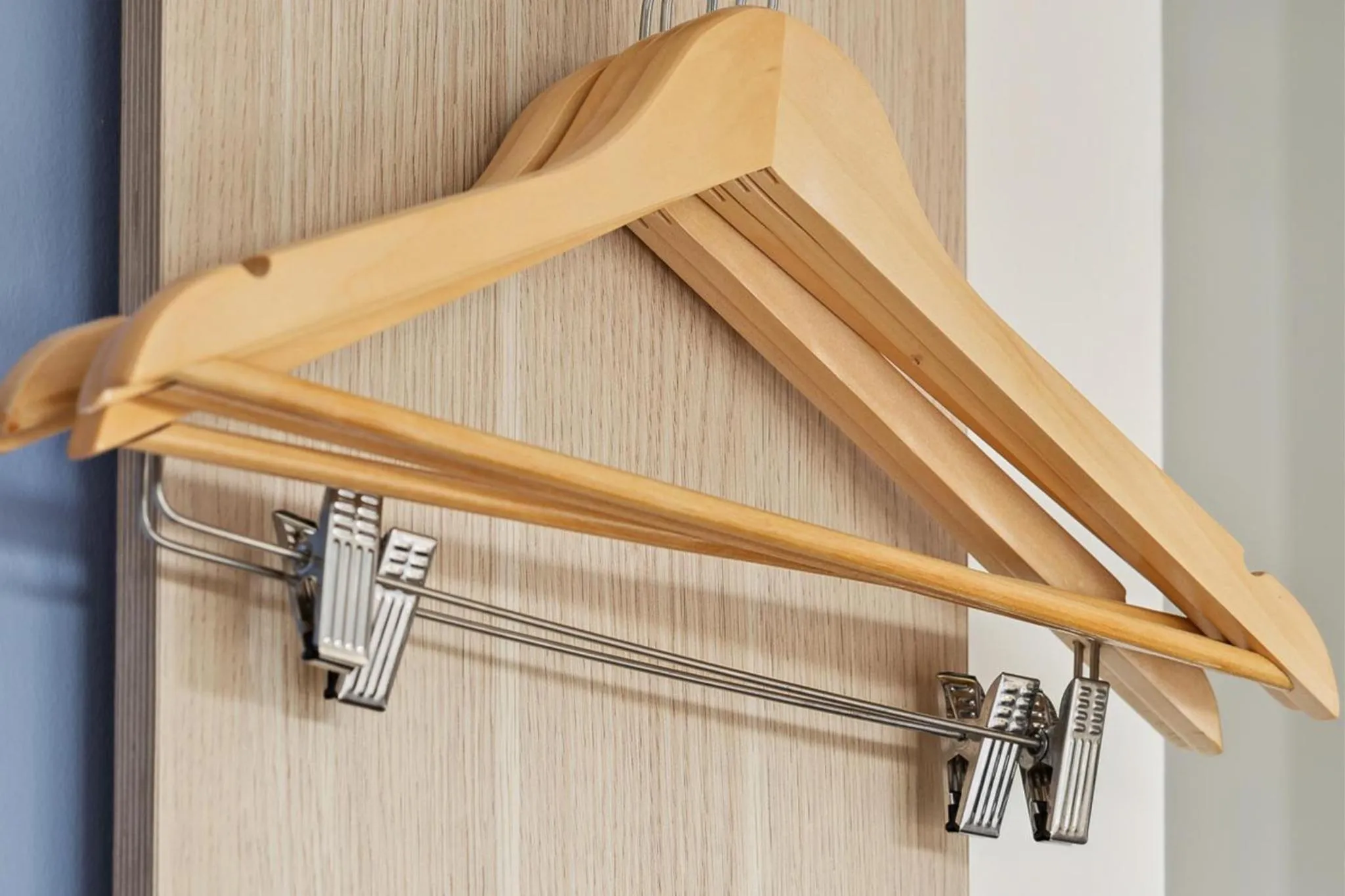 wardrobe in Garner Hotel Edinburgh - Haymarket by IHG