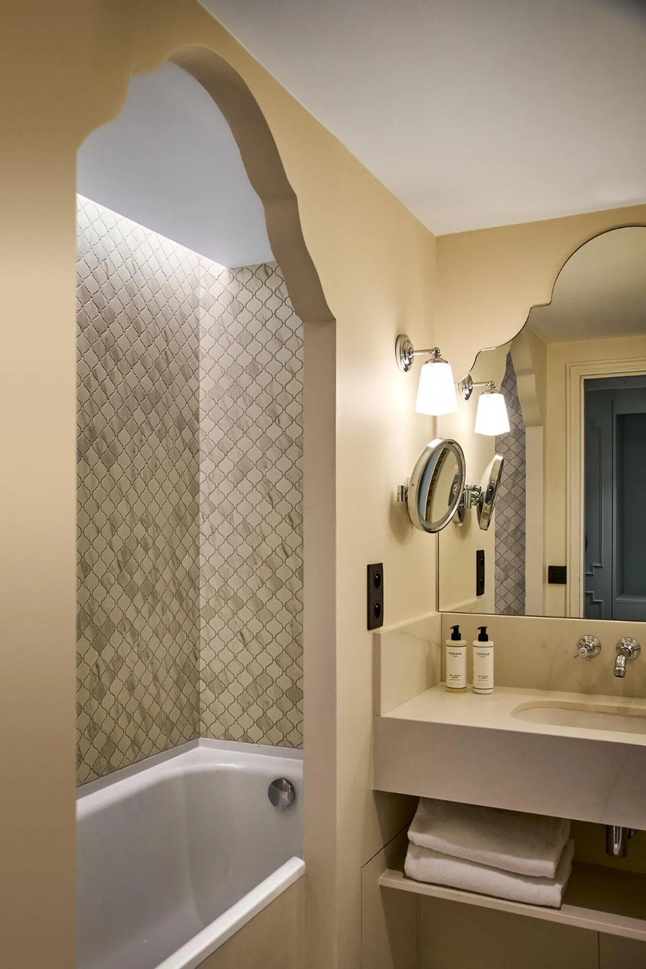 Bathroom in Hôtel Brighton - Esprit de France