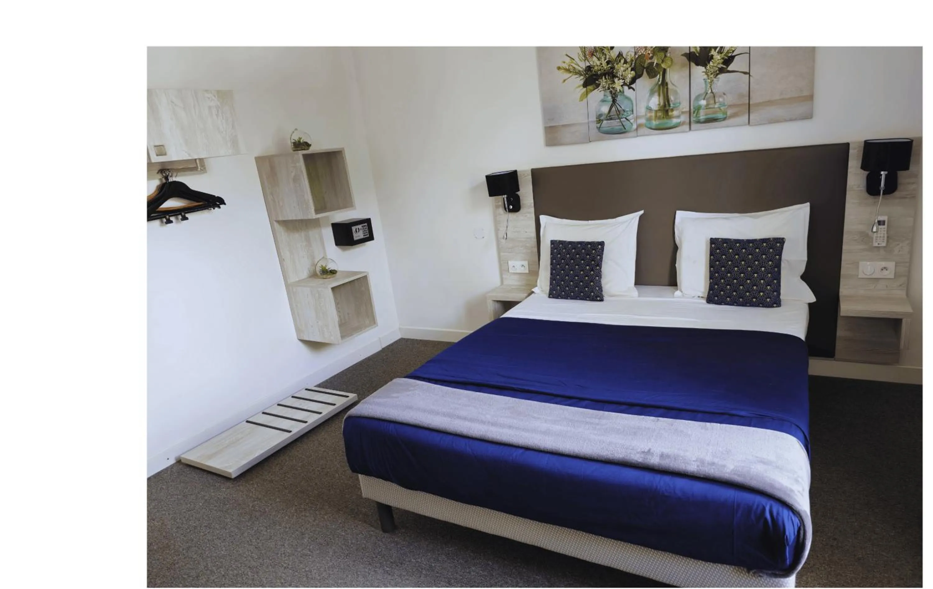 Bed in Hôtel L'Alsace