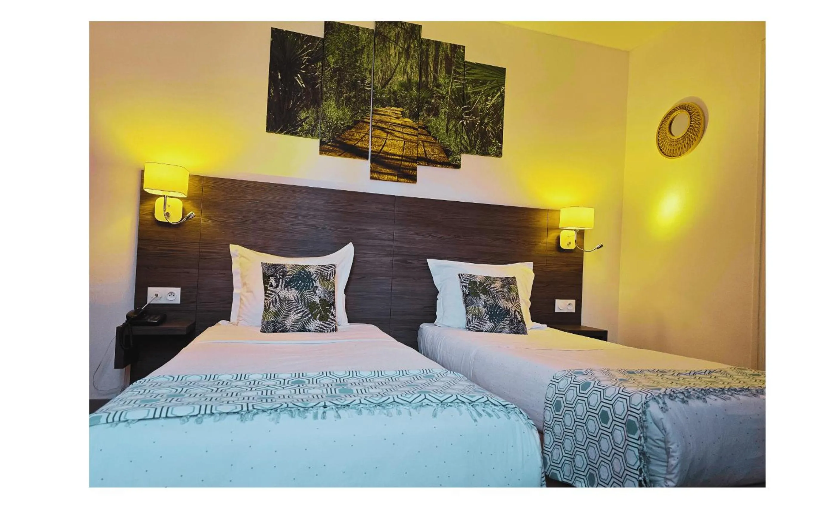 Bed in Hôtel L'Alsace