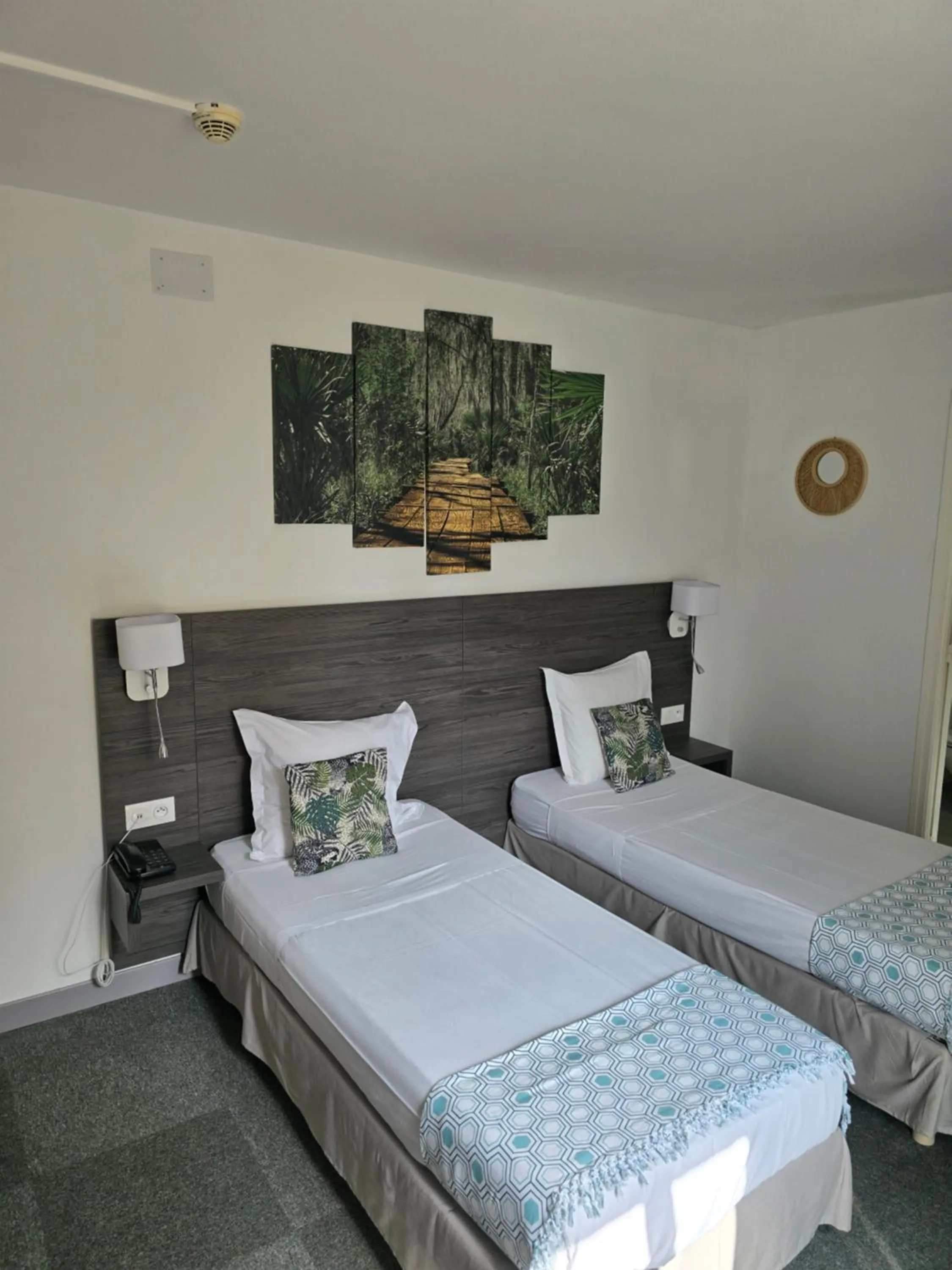 Bed in Hôtel L'Alsace