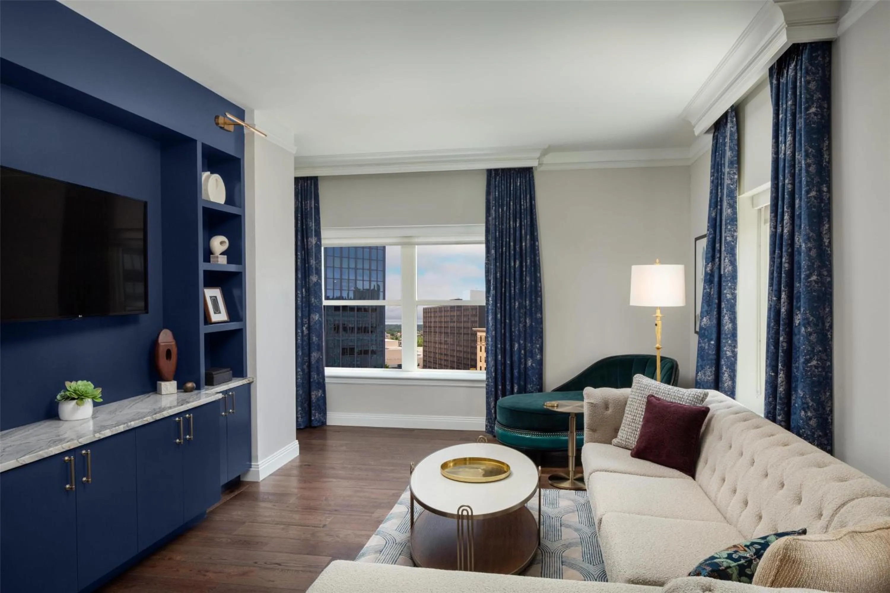 Living room in The Skirvin Hilton Oklahoma City