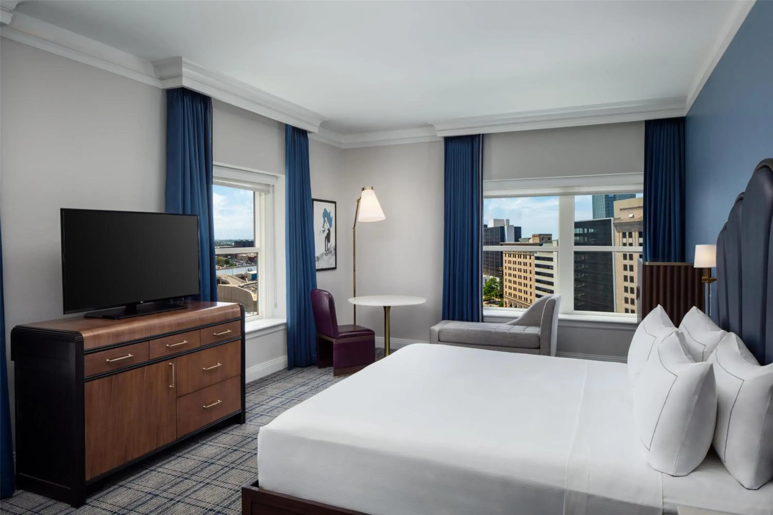 Superior King Room in The Skirvin Hilton Oklahoma City Superior King Room in The Skirvin Hilton Oklahoma City