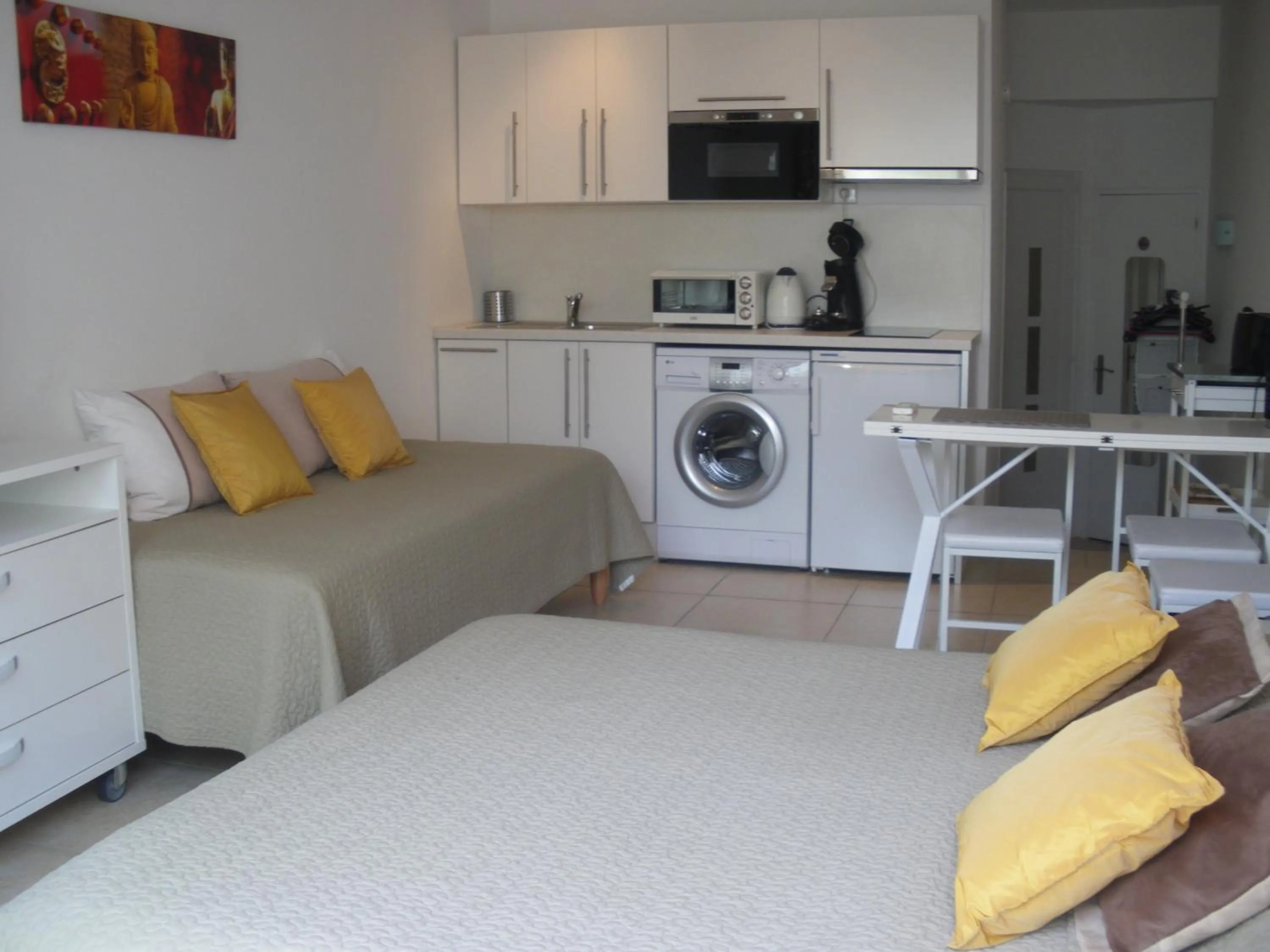 Living room, Bed in Residence Gameau