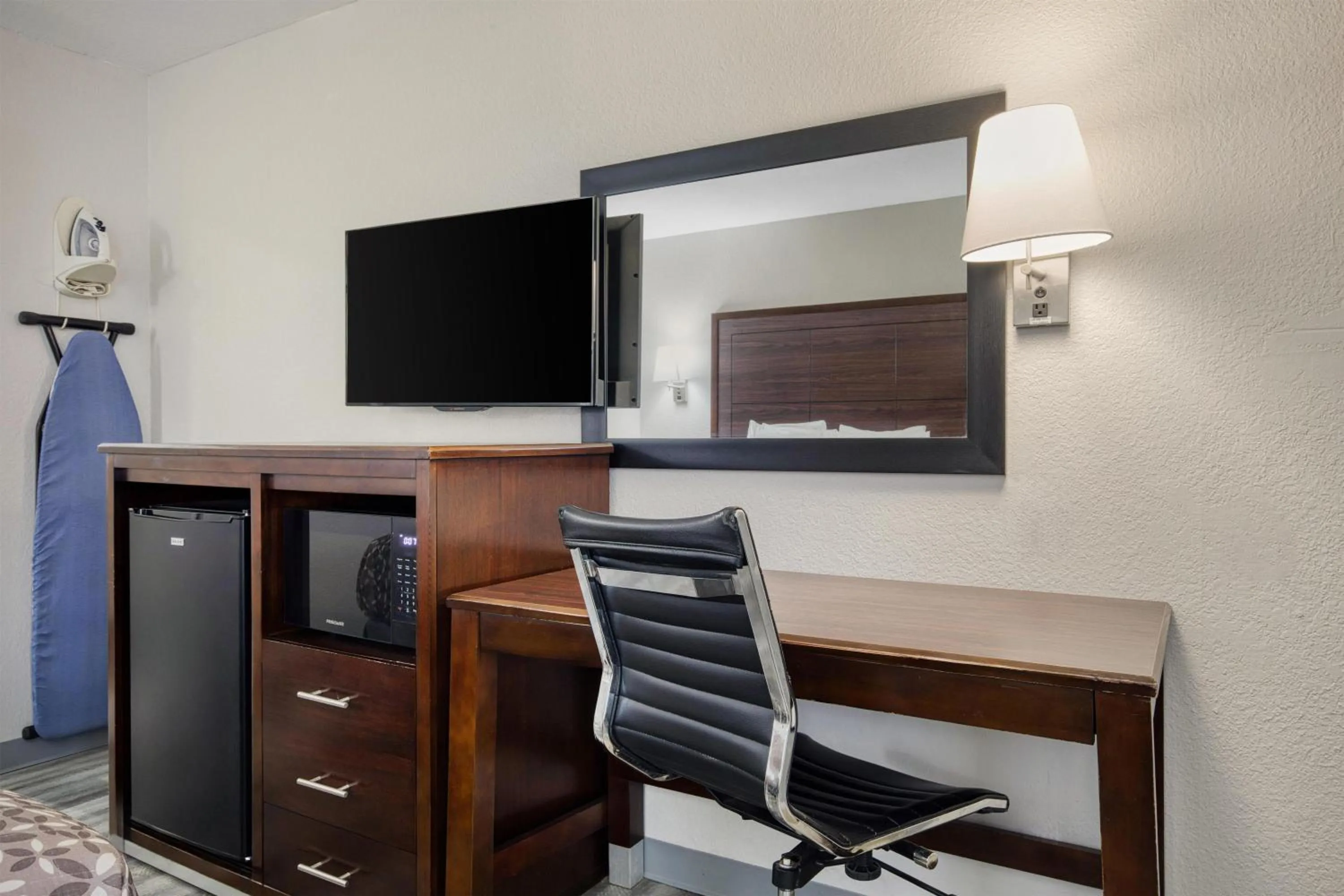 Bedroom in SureStay Hotel by Best Western Terrell