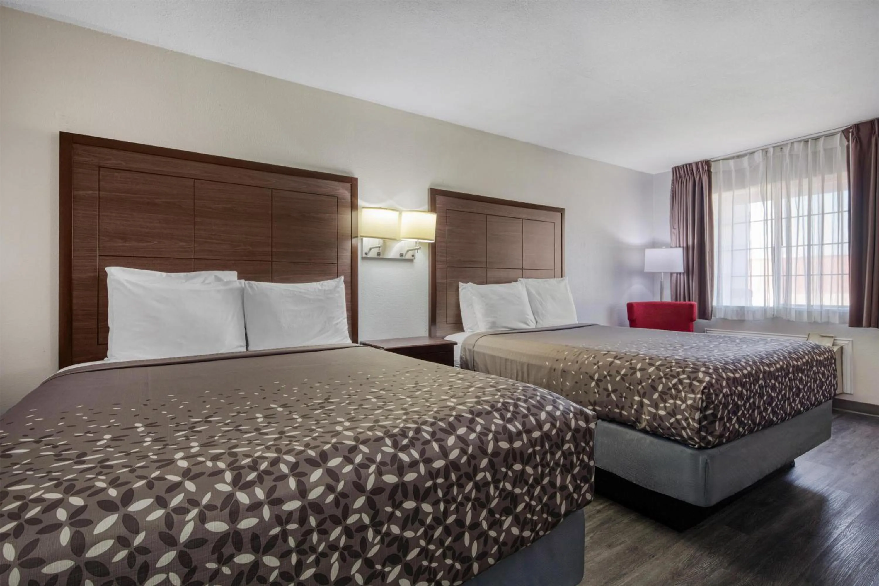 Bedroom, Bed in SureStay Hotel by Best Western Terrell