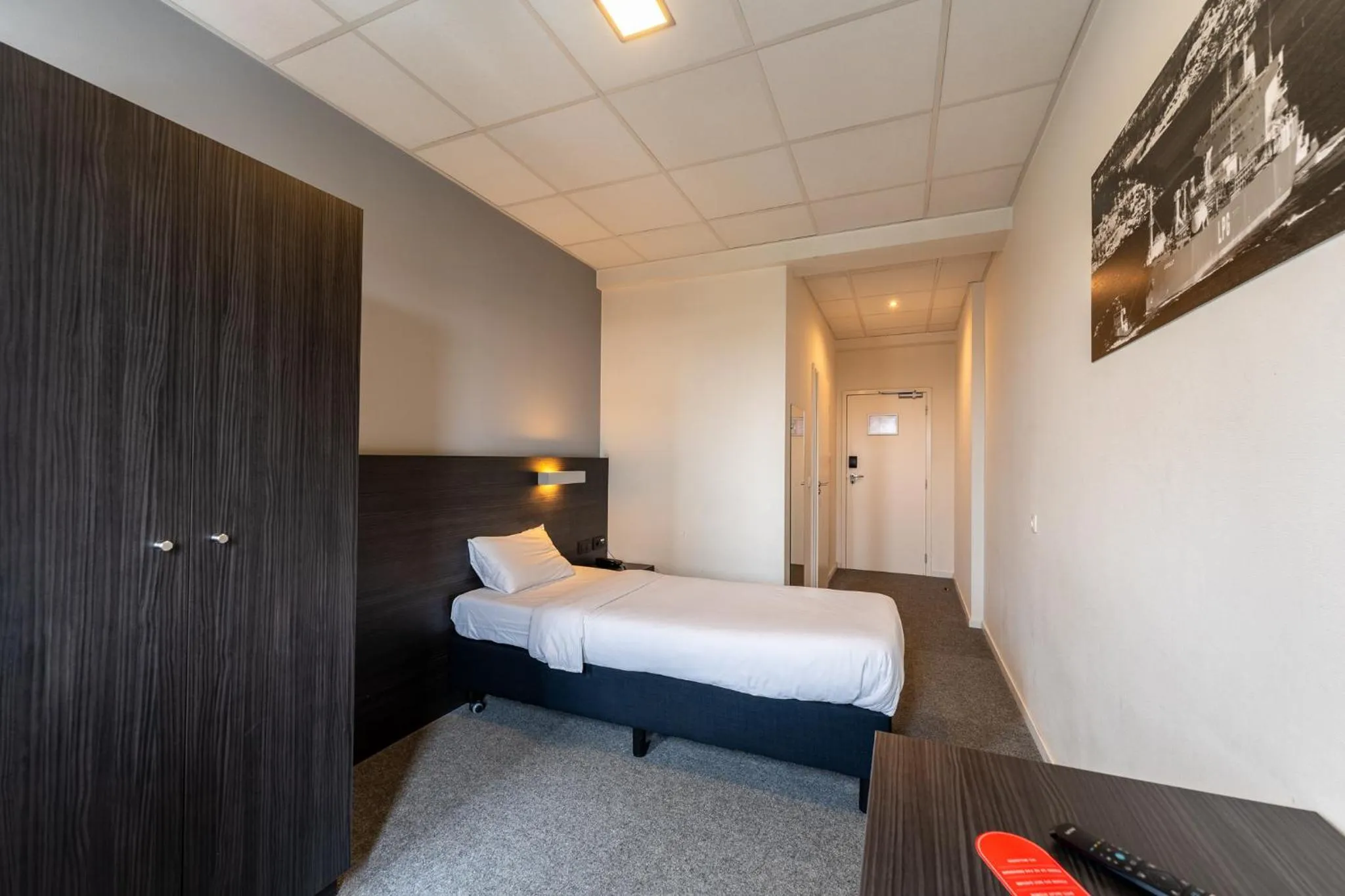 Bed in Antwerp Harbour Hotel